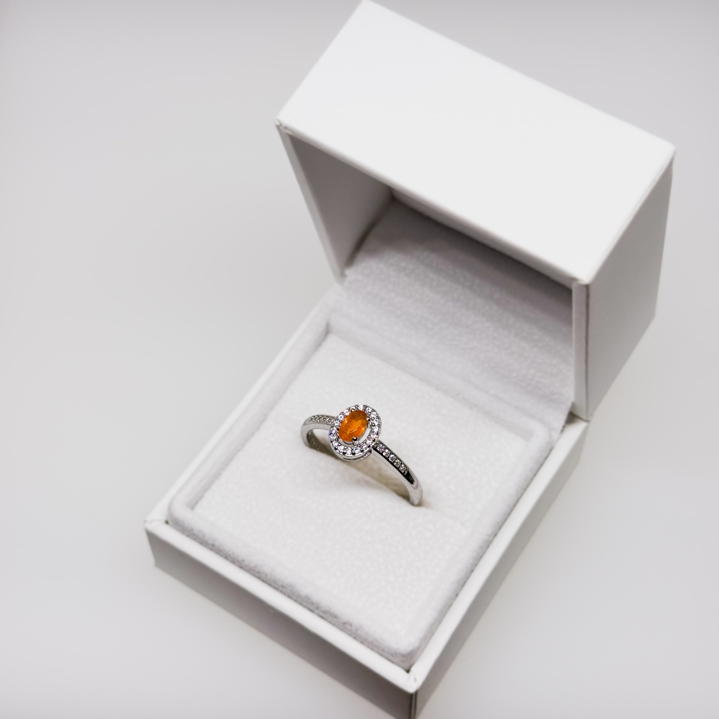 Hopeinen Tuliopaali & Kristalli sormus, koko 18+