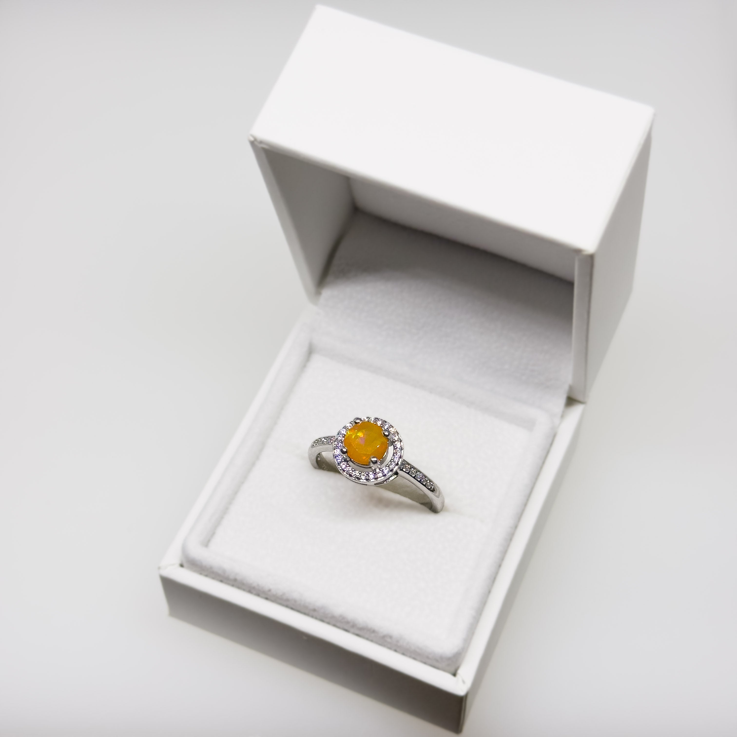 Hopeinen Tuliopaali & Kristalli sormus, koko 18+