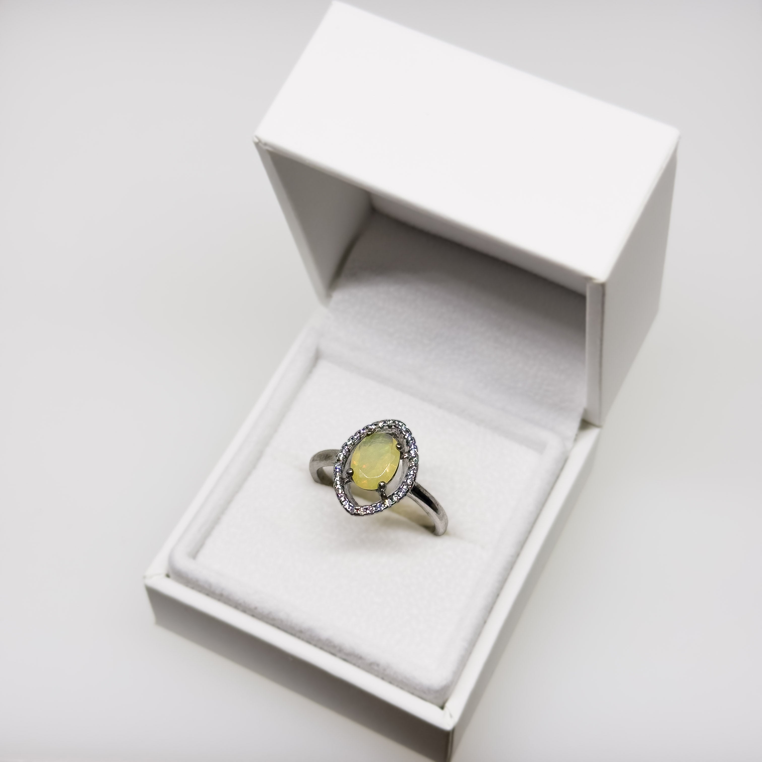 Hopeinen Opaali & Kristalli sormus, koko 18+