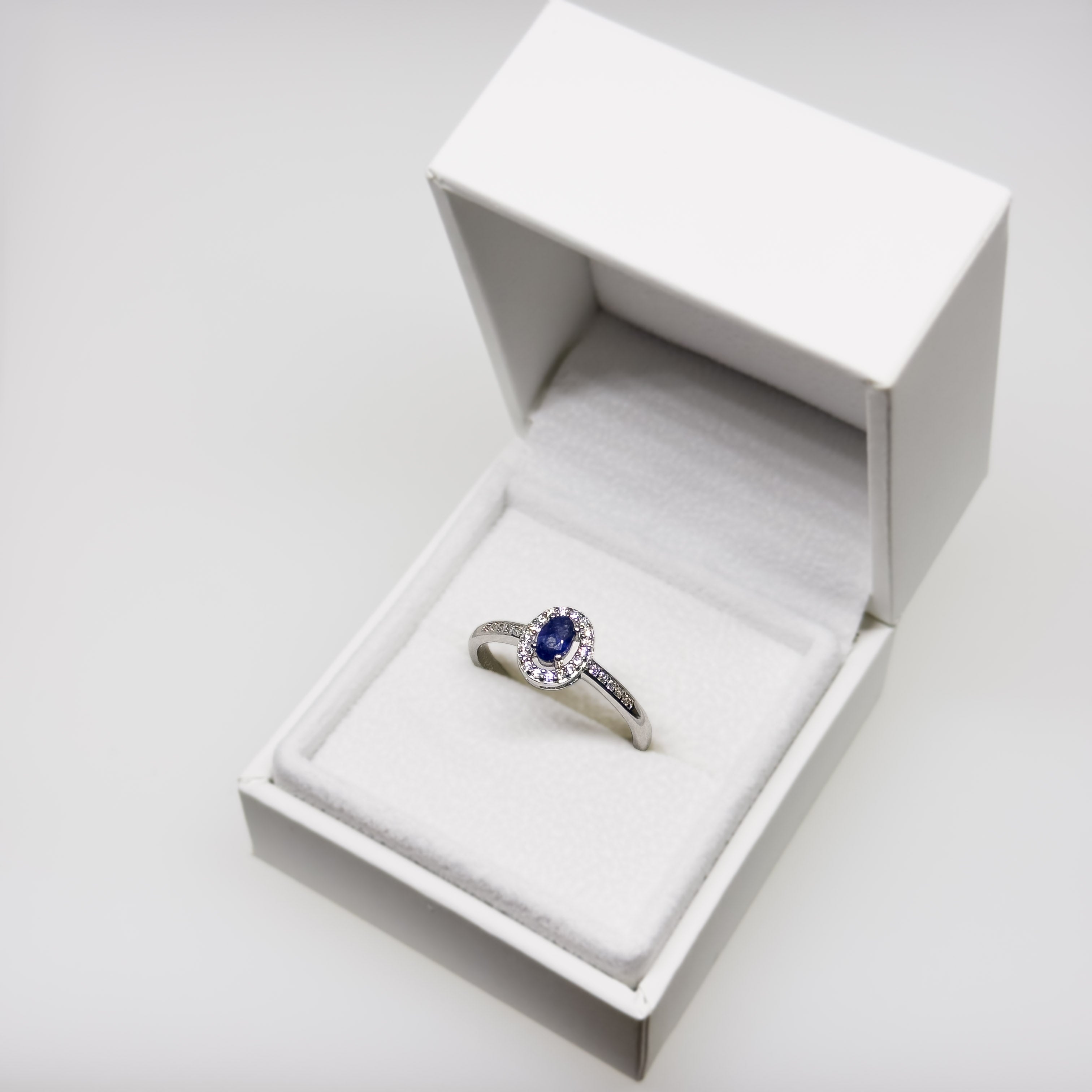 Hopeinen Sinisafiiri & Kristalli sormus, koko 18+