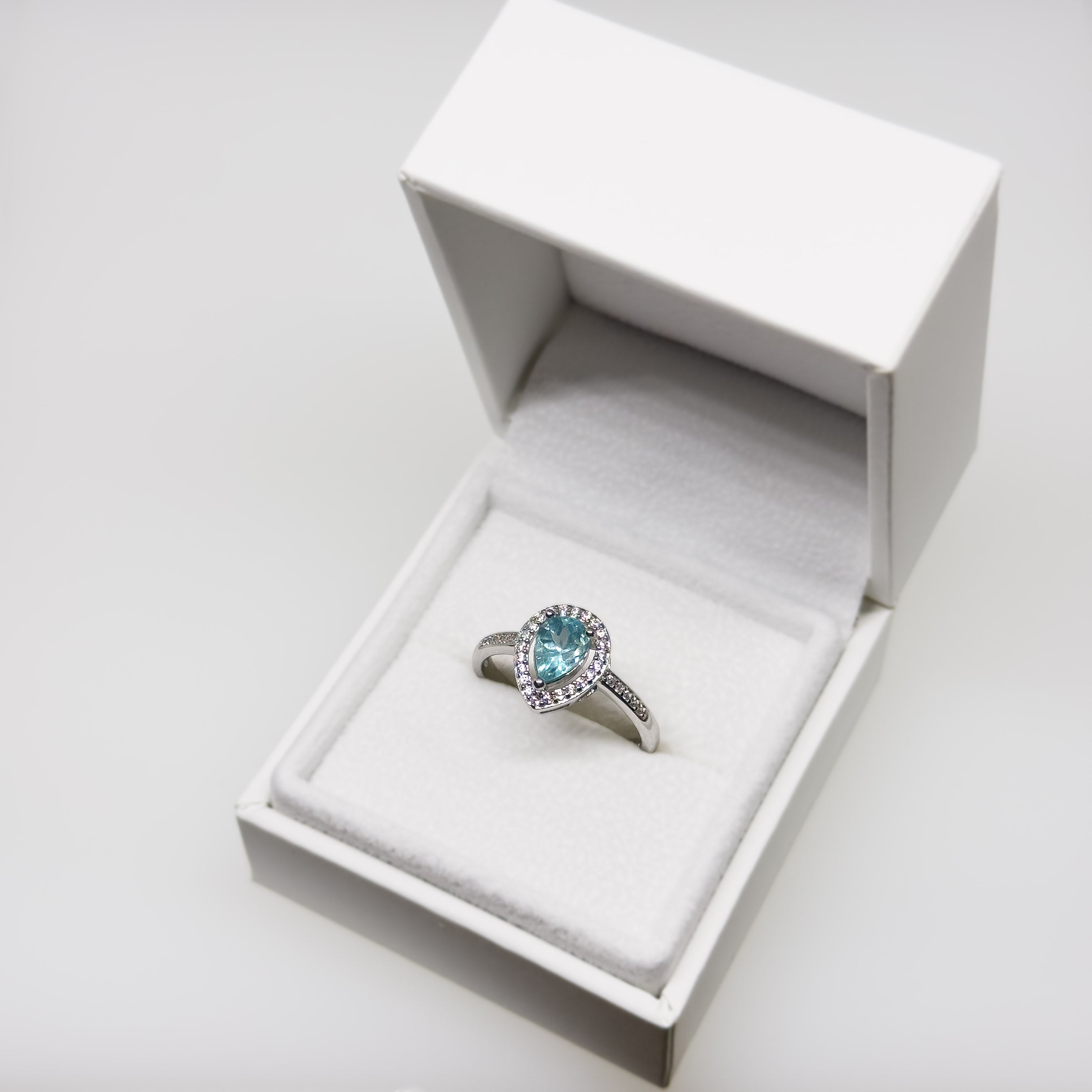 Hopeinen Akvamariini & Kristalli sormus, koko 17.5