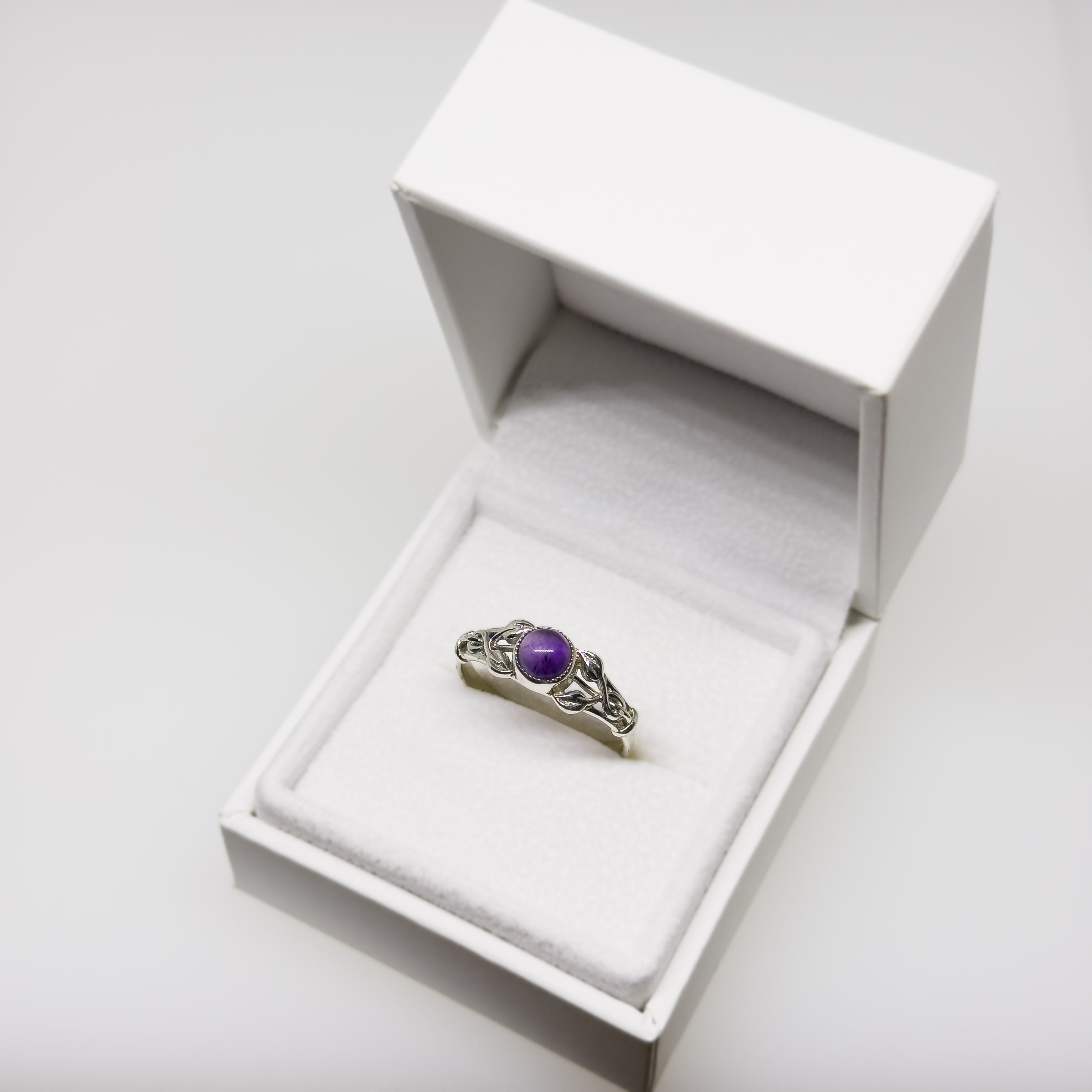 Hopeinen Ametisti sormus, koko 17.5