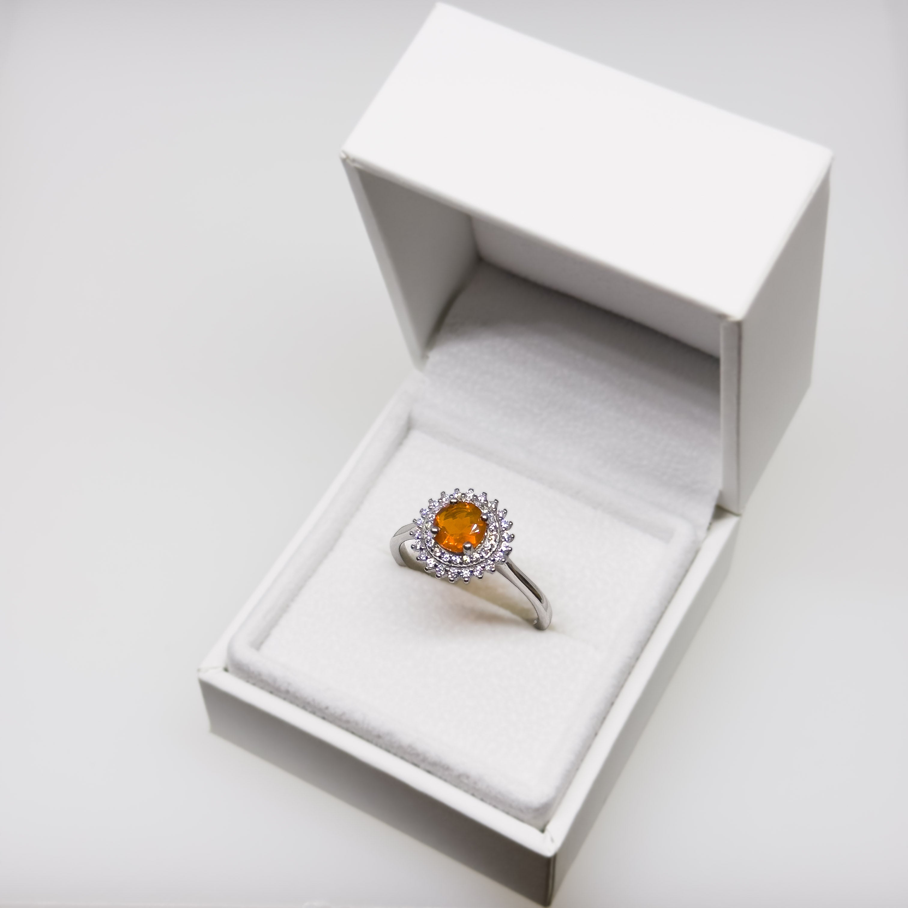 Hopeinen Tuliopaali & Kristalli sormus, koko 18.5