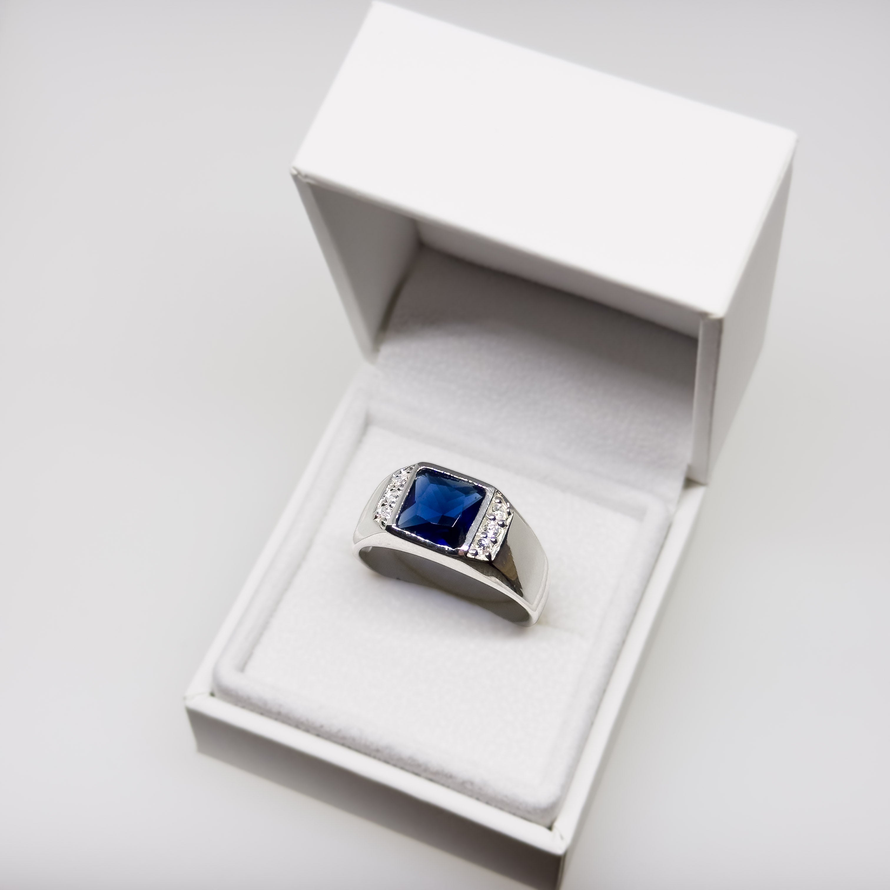 Hopeinen Zirkonia sormus, koko 21-