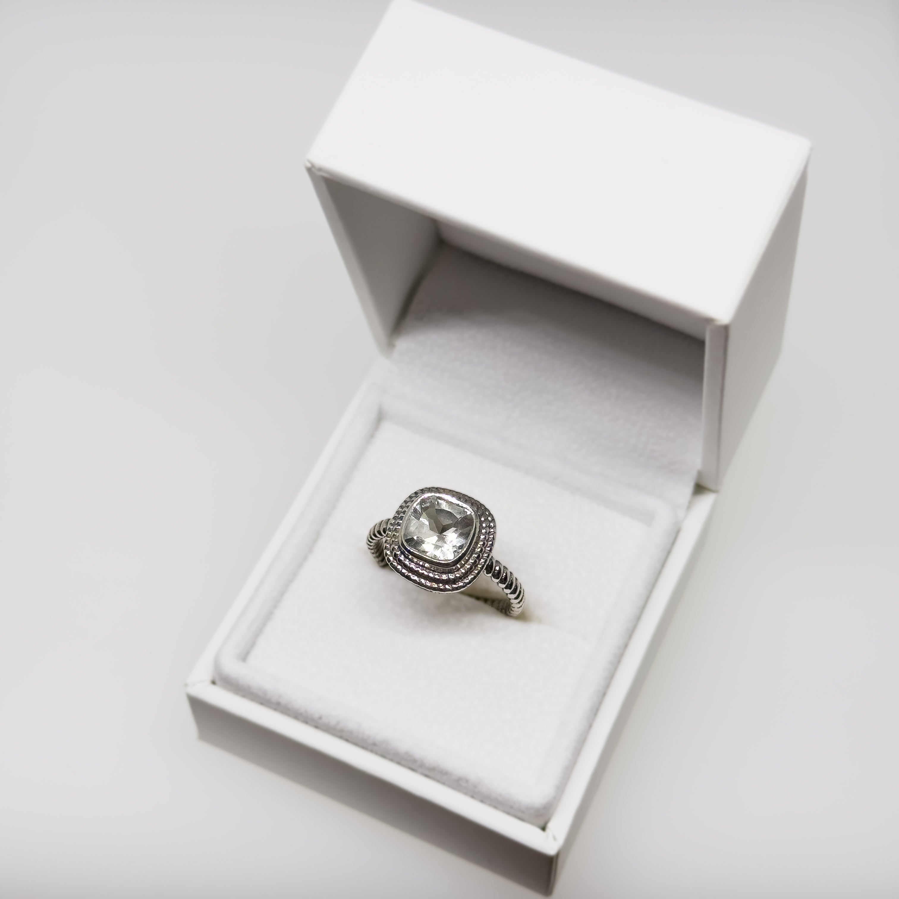 Hopeinen Prasioliitti sormus, koko 17