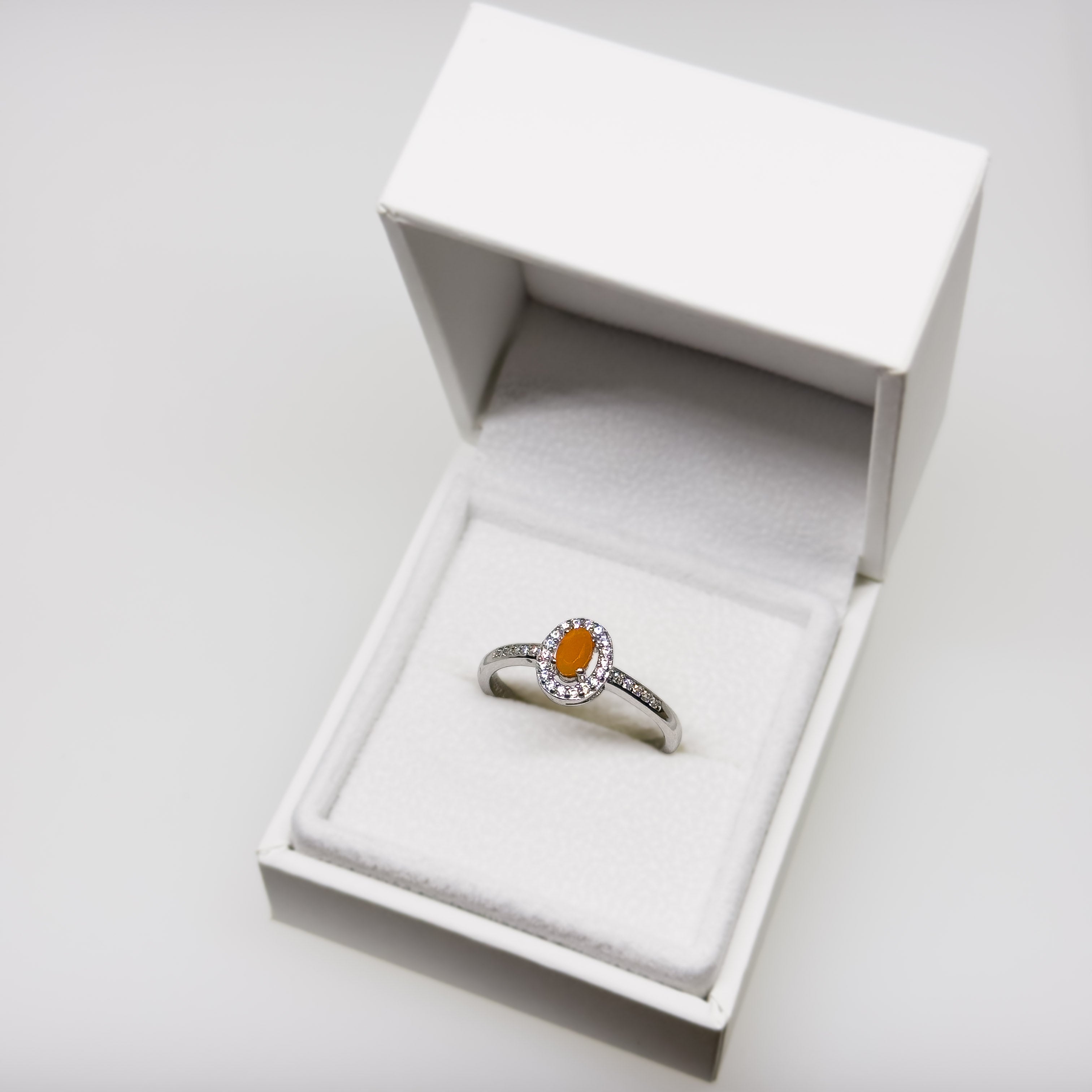 Hopeinen Tuliopaali & Kristalli sormus, koko 18