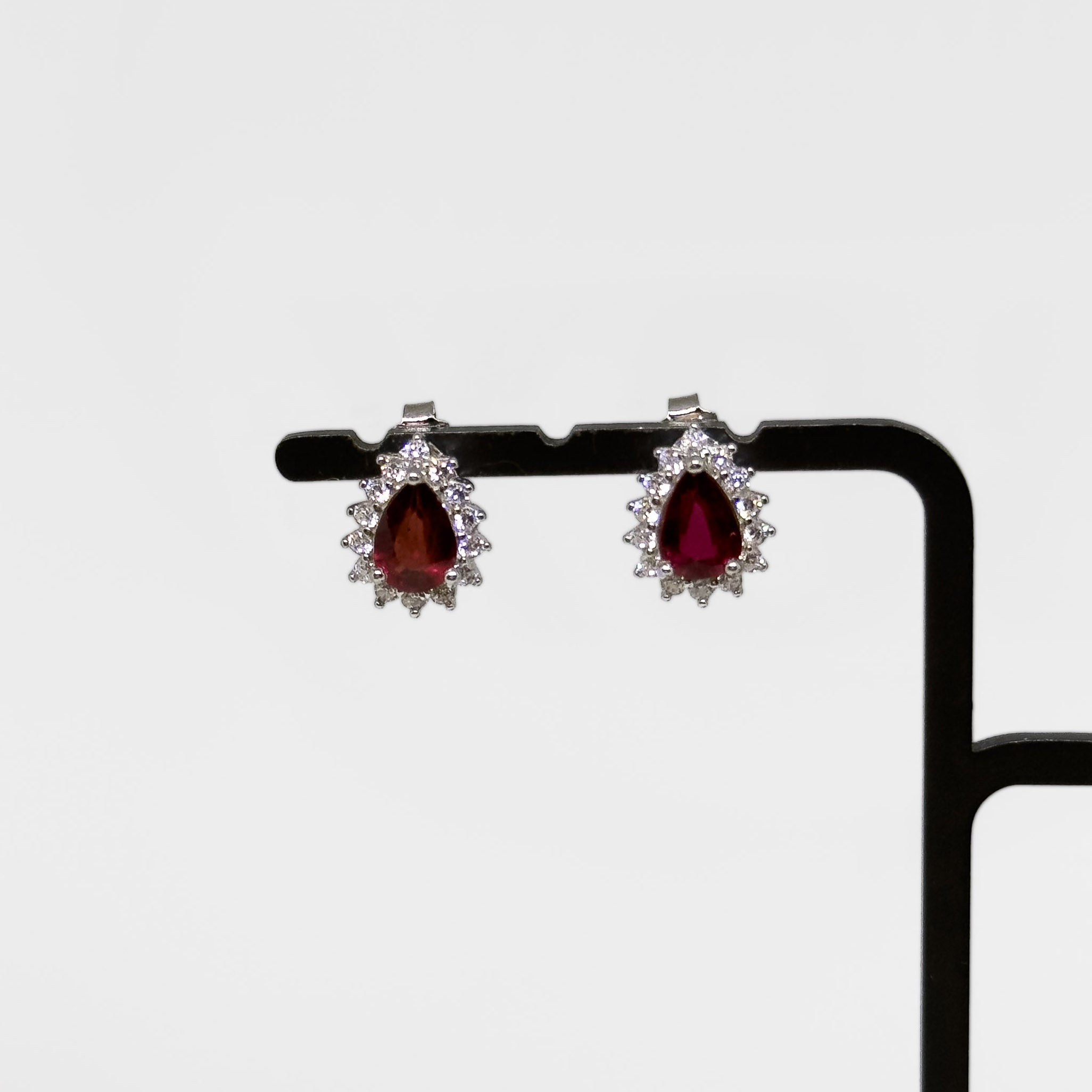 Hopeiset Rubiini & Kristalli korvakorut