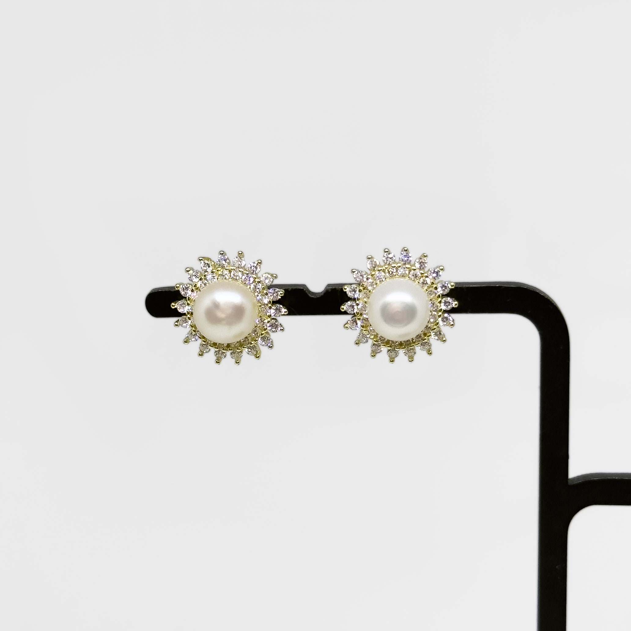 Kullatut hopeiset Zirkonia & Makeanvedenhelmi korvakorut