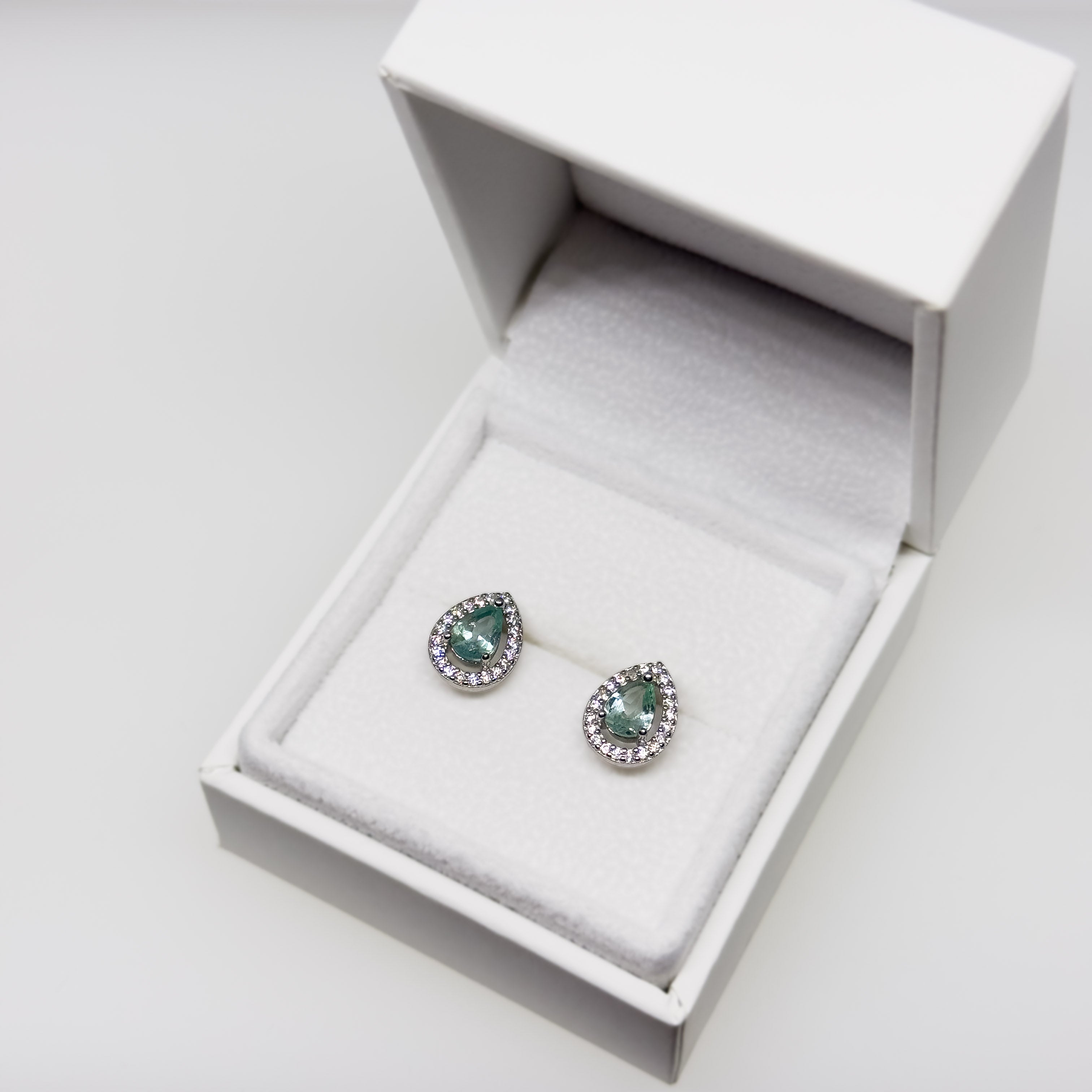 Hopeiset Akvamariini & Kristalli korvakorut