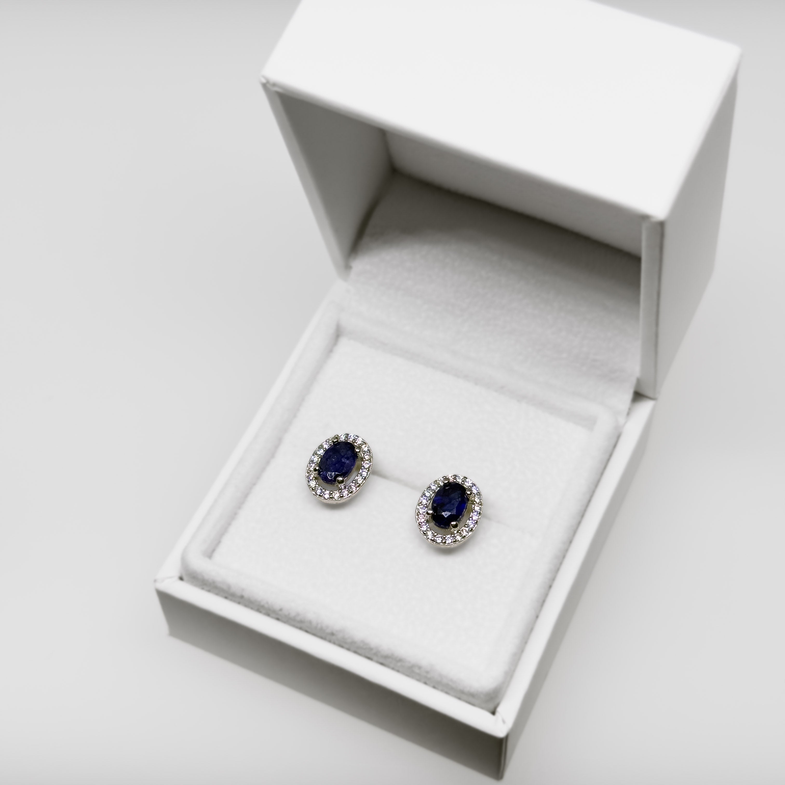 Hopeiset Sinisafiiri & Kristalli korvakorut