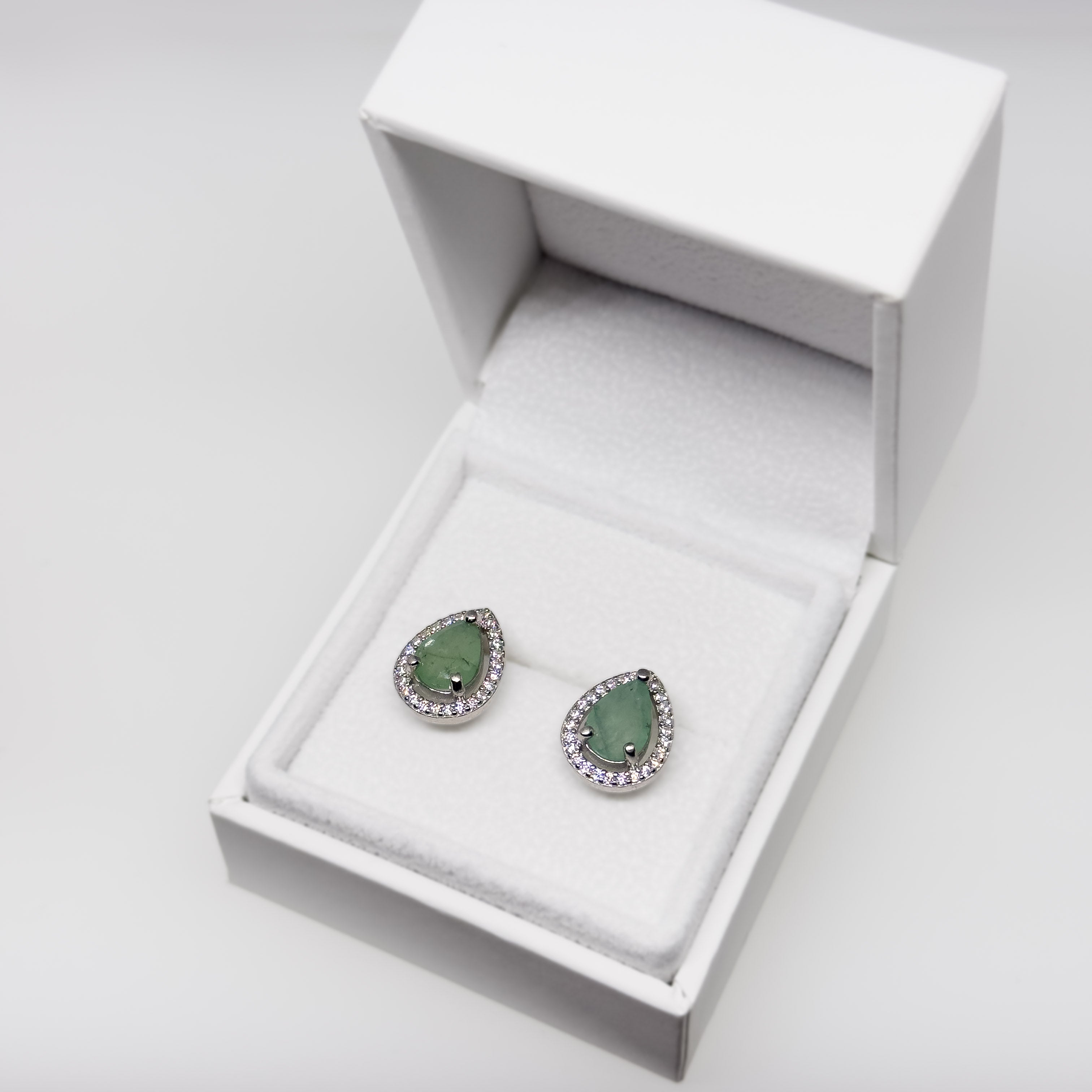 Hopeiset Smaragdi & Kristalli korvakorut
