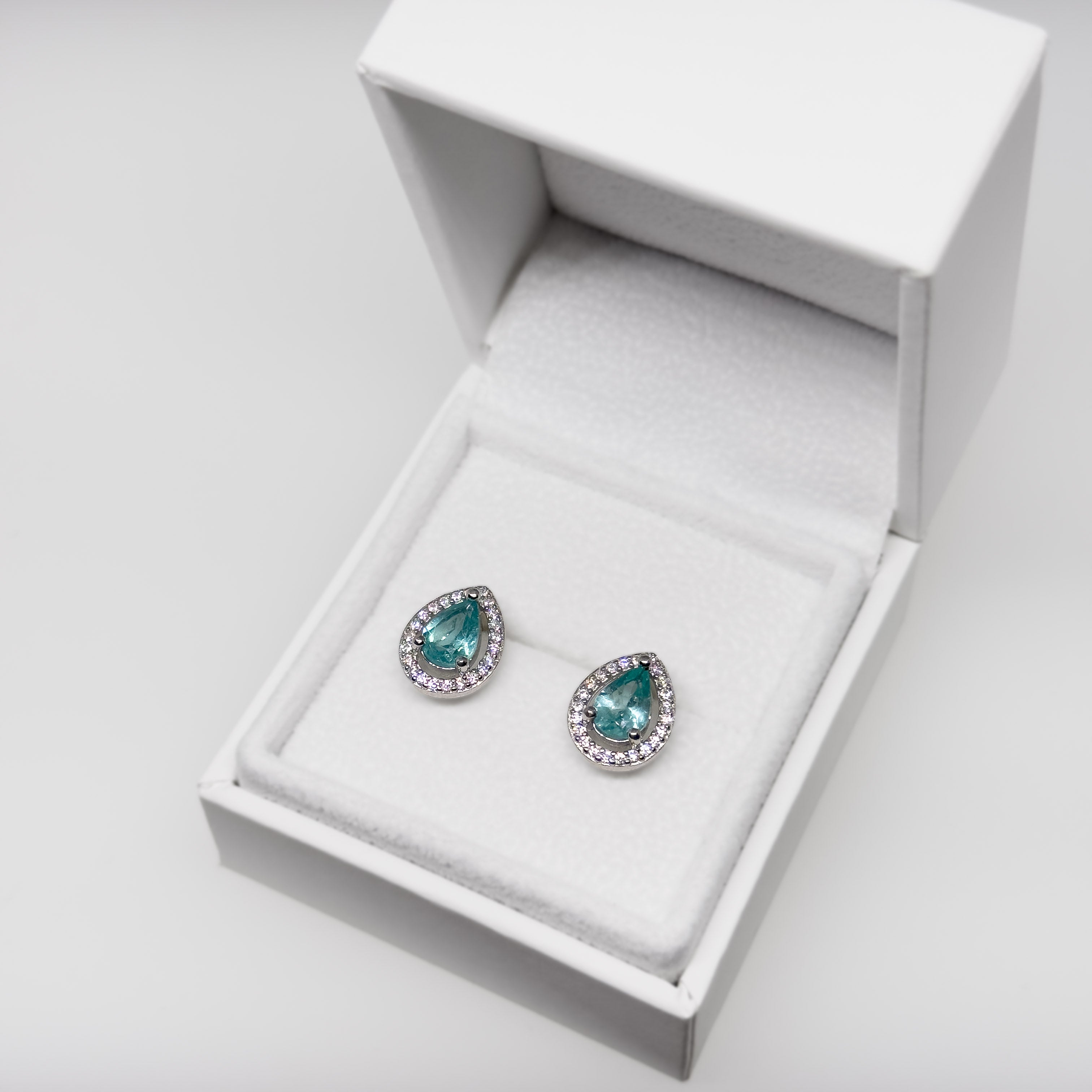 Hopeiset Akvamariini & Kristalli korvakorut