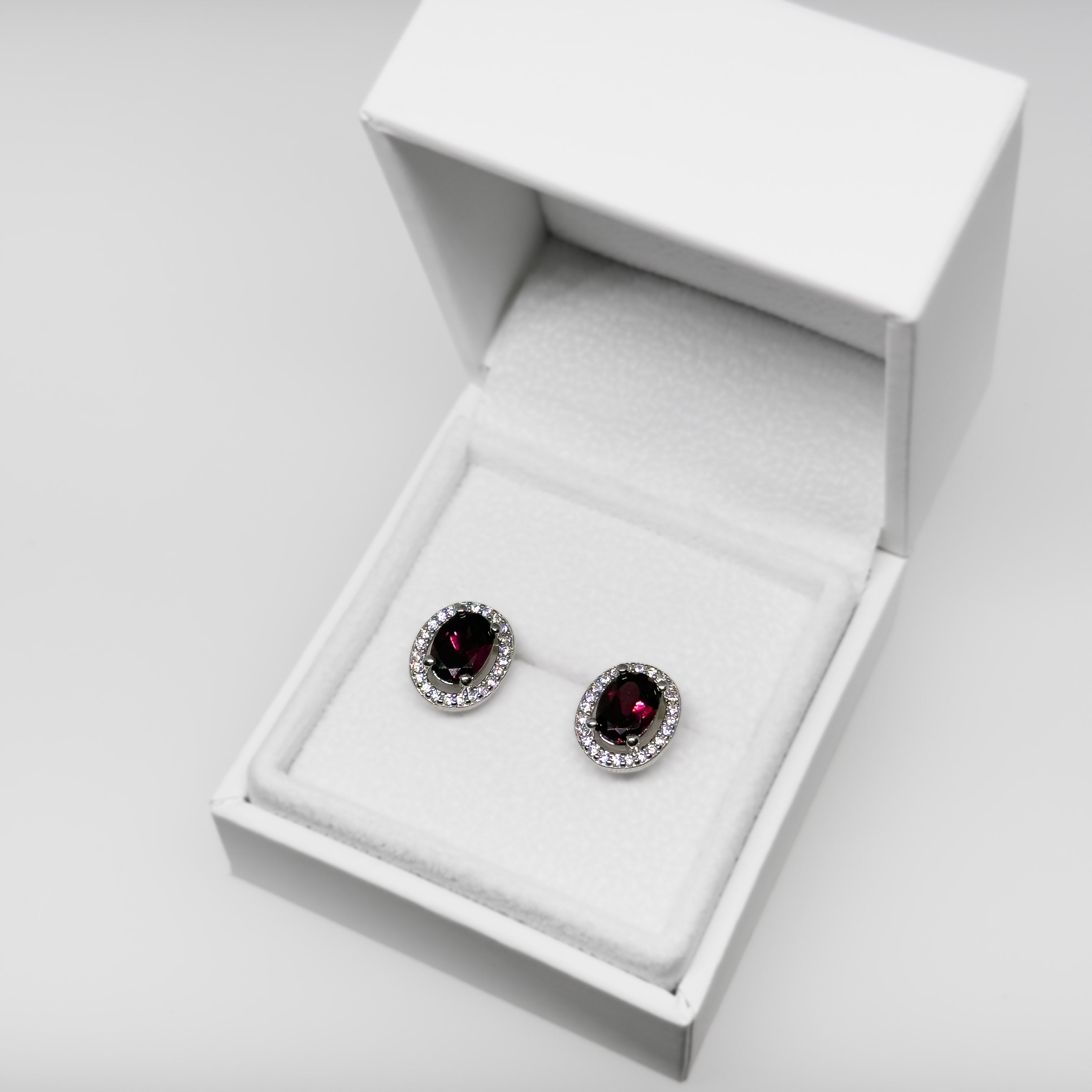 Hopeiset Rhodoliitti & Kristalli korvakorut