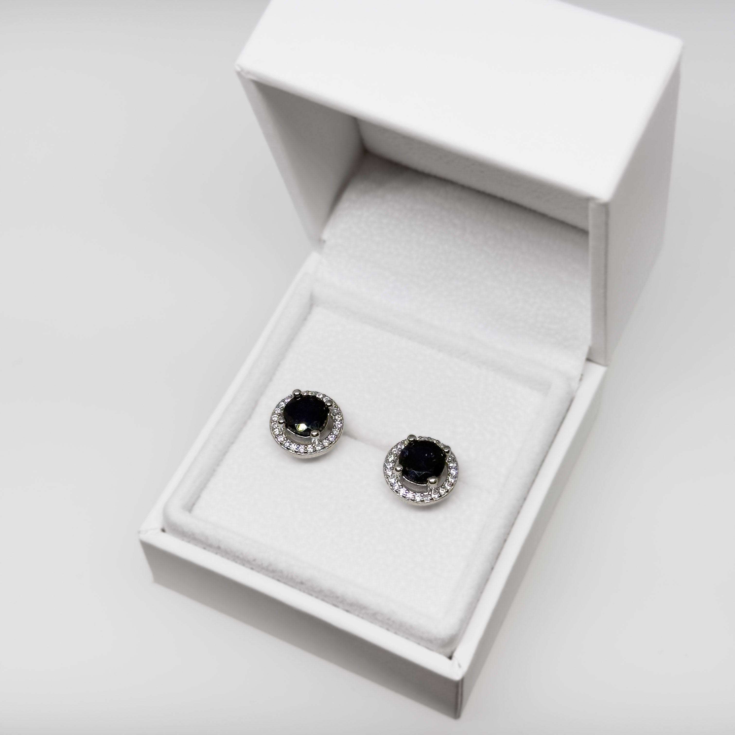 Hopeiset Sinisafiiri & Kristalli korvakorut