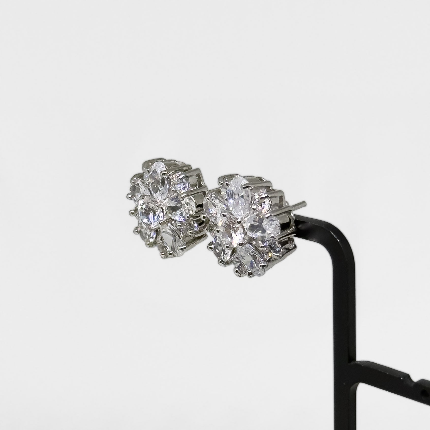 Hopeiset Zirkonia korvakorut