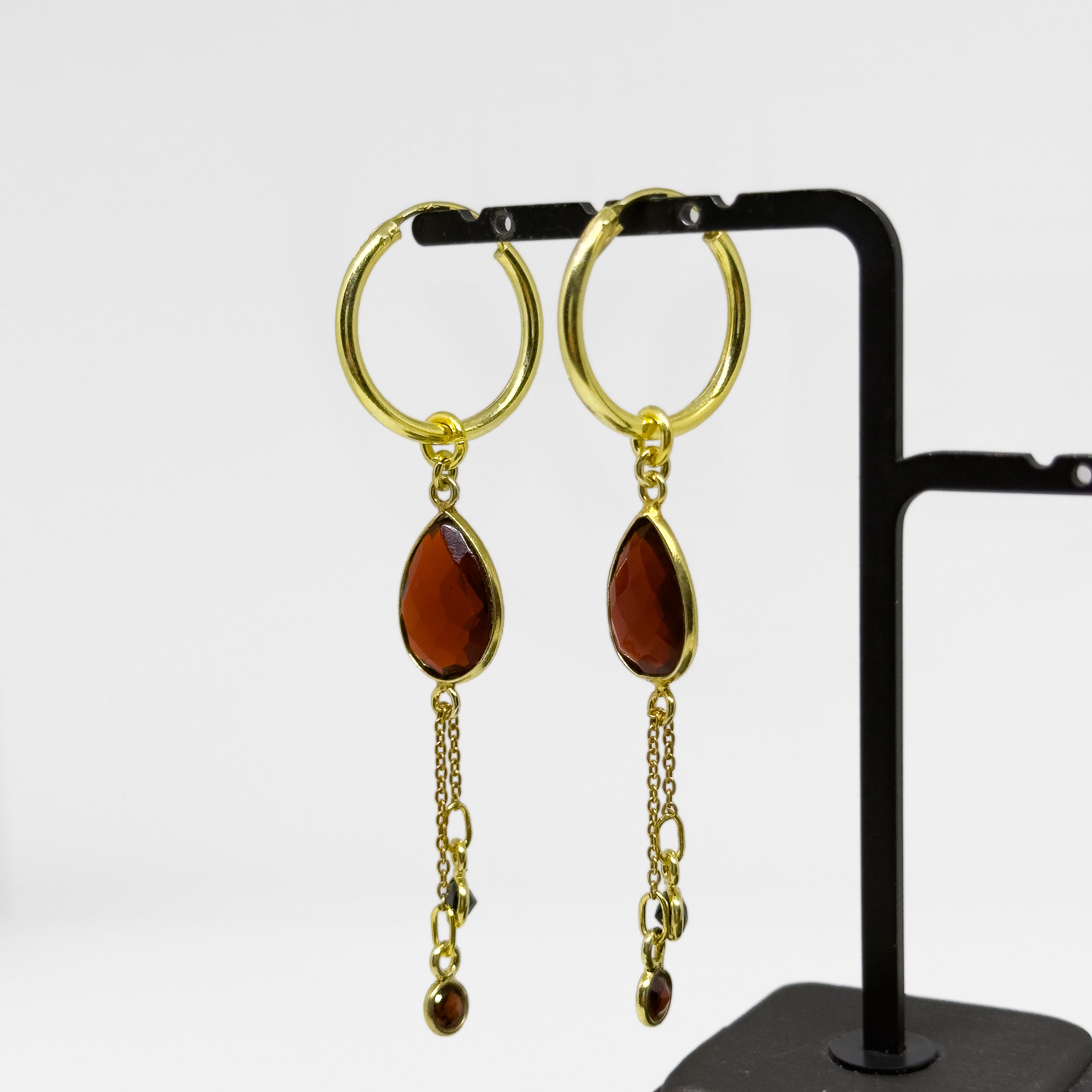 Kullatut hopeiset Granaatti & Onyx korvakorut