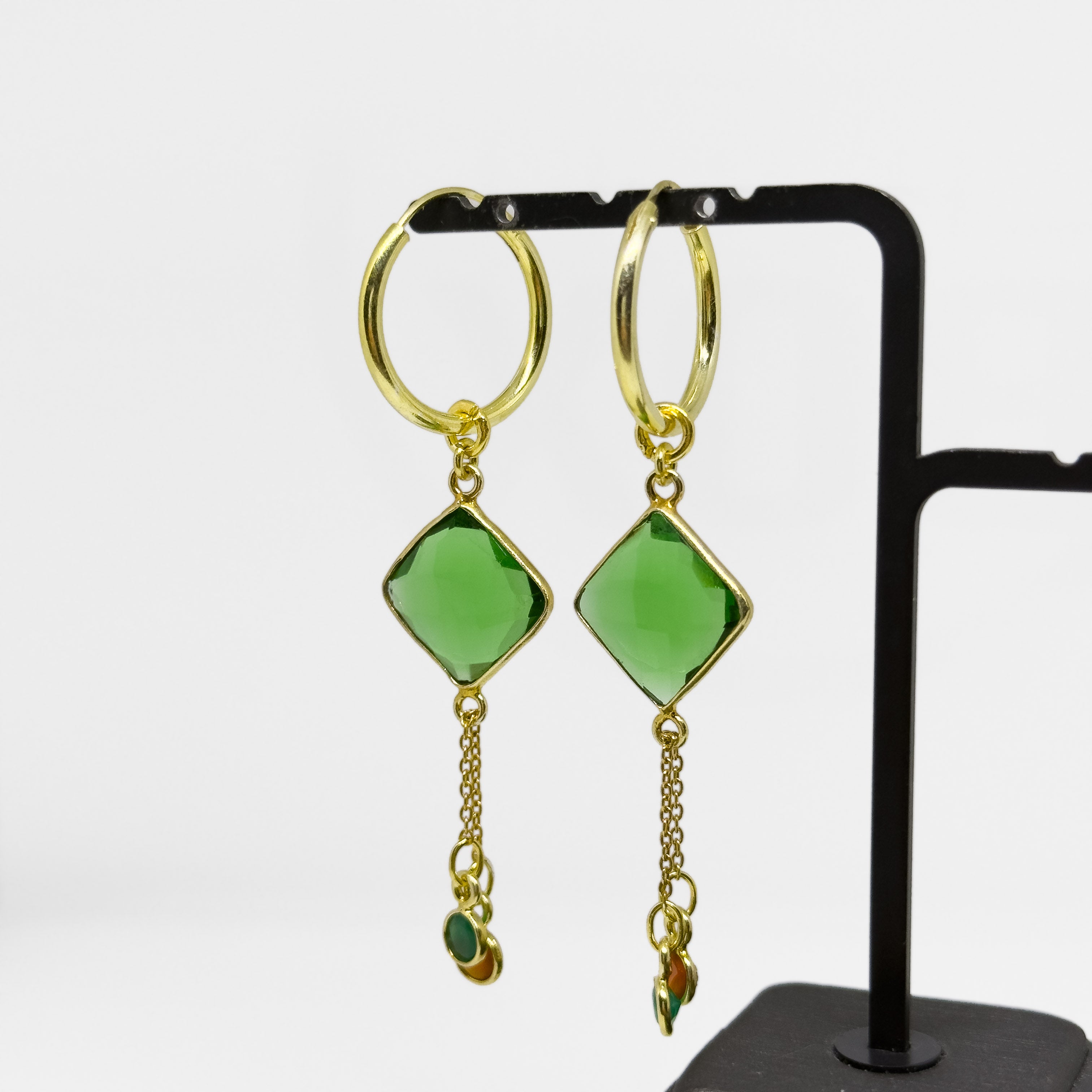 Kullatut hopeiset Aventuriini & Granaatti korvakorut