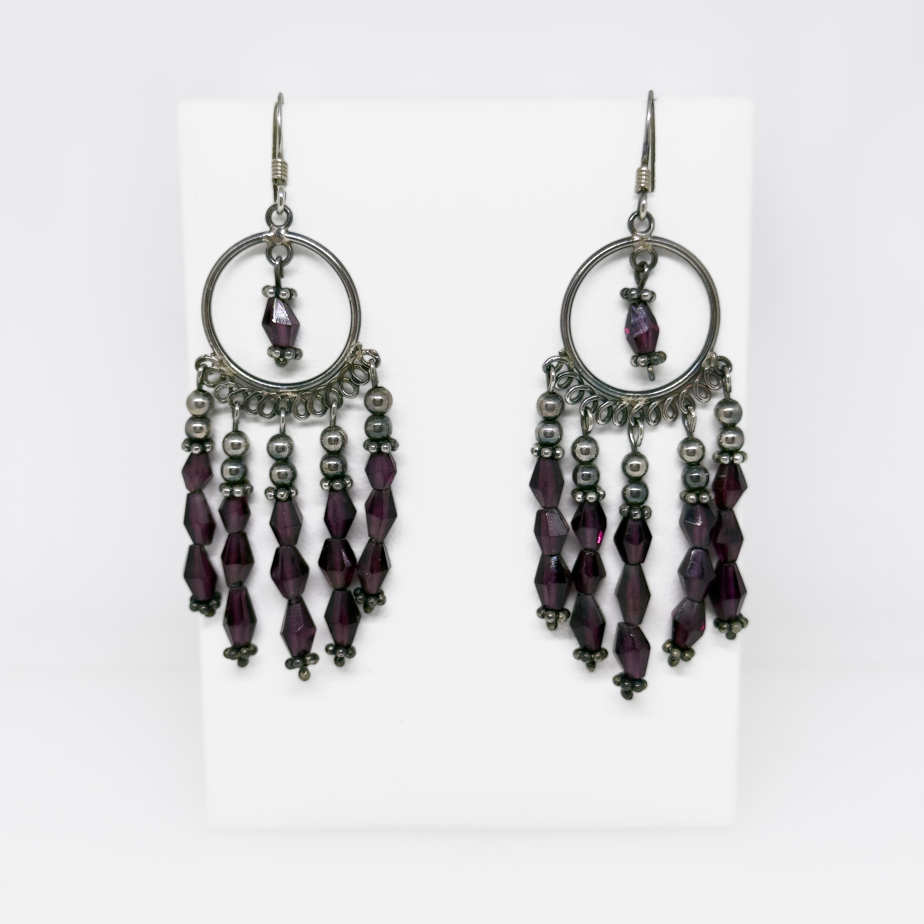 Hopeiset Granaatti korvakorut