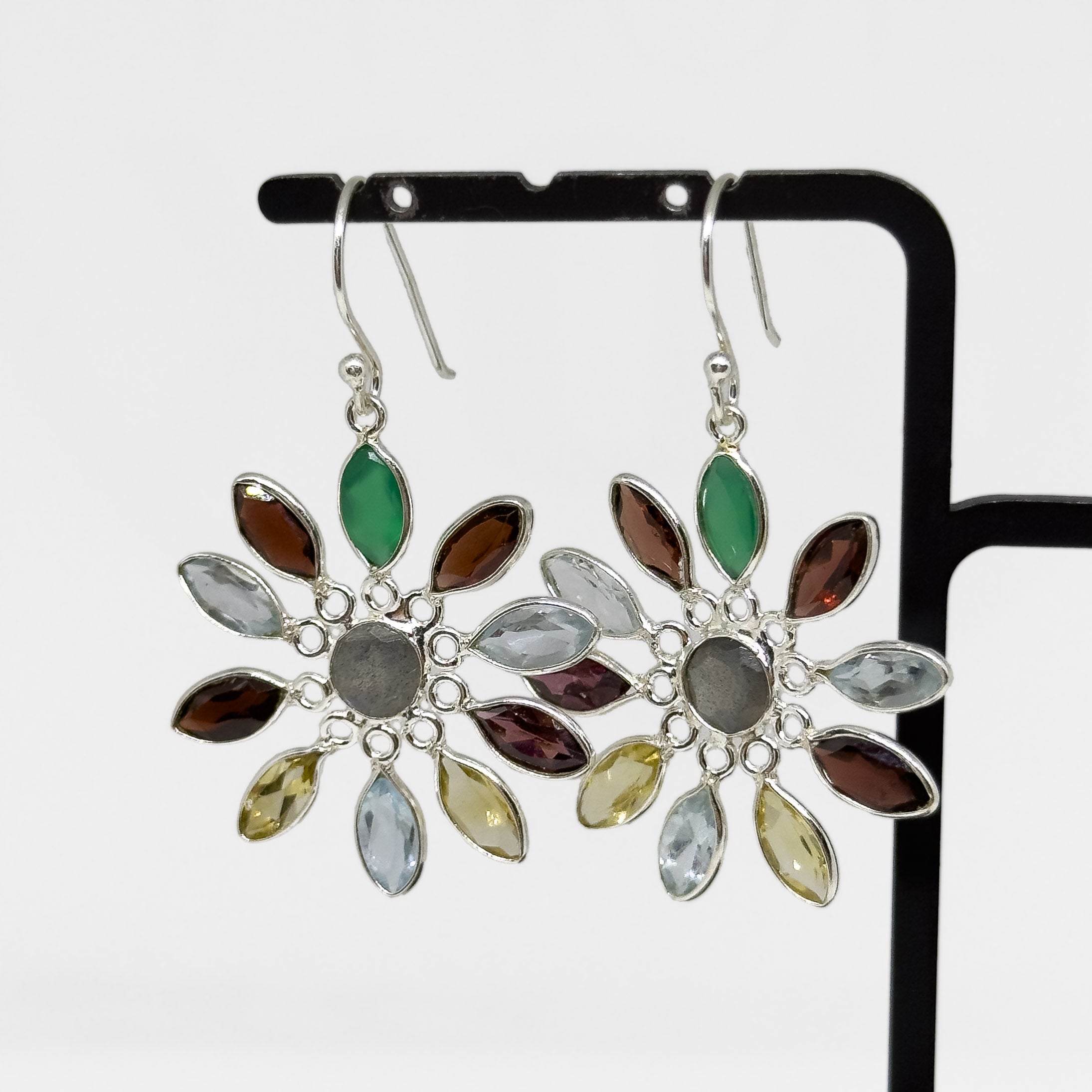 Hopeiset Multicolor korvakorut