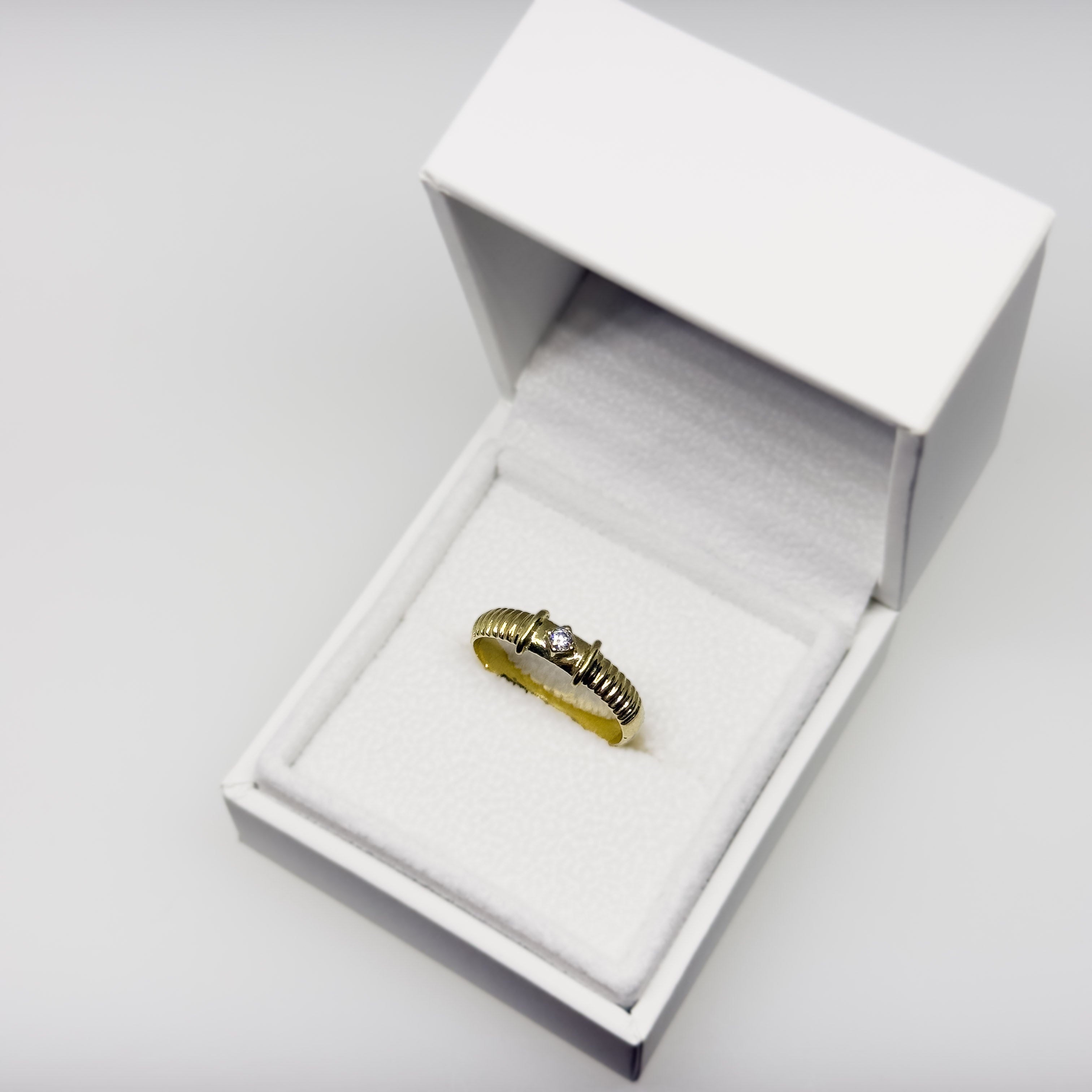 14K Keltakultainen Zirkonia sormus