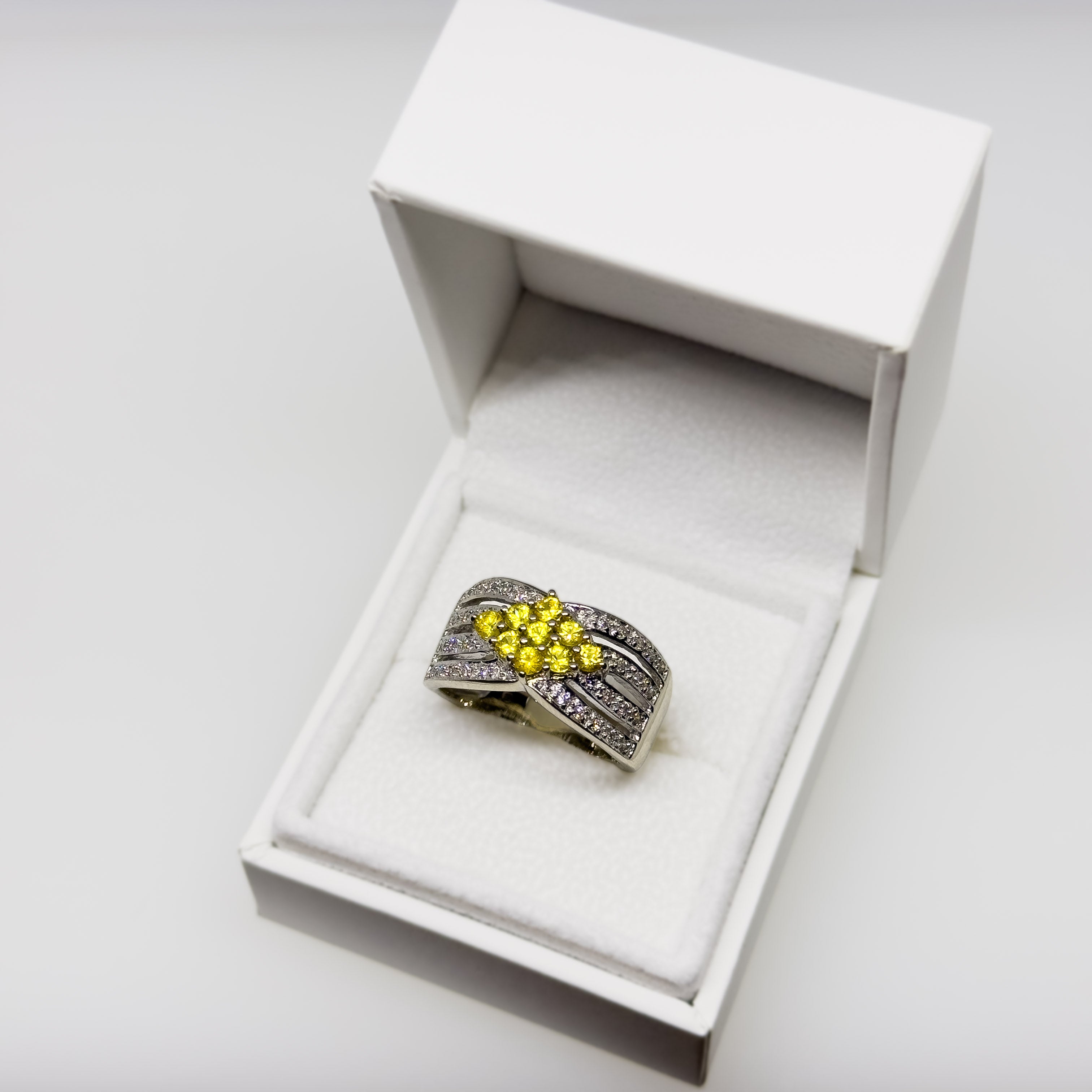 14K Valkokultainen Sitriini/Timanttisormus