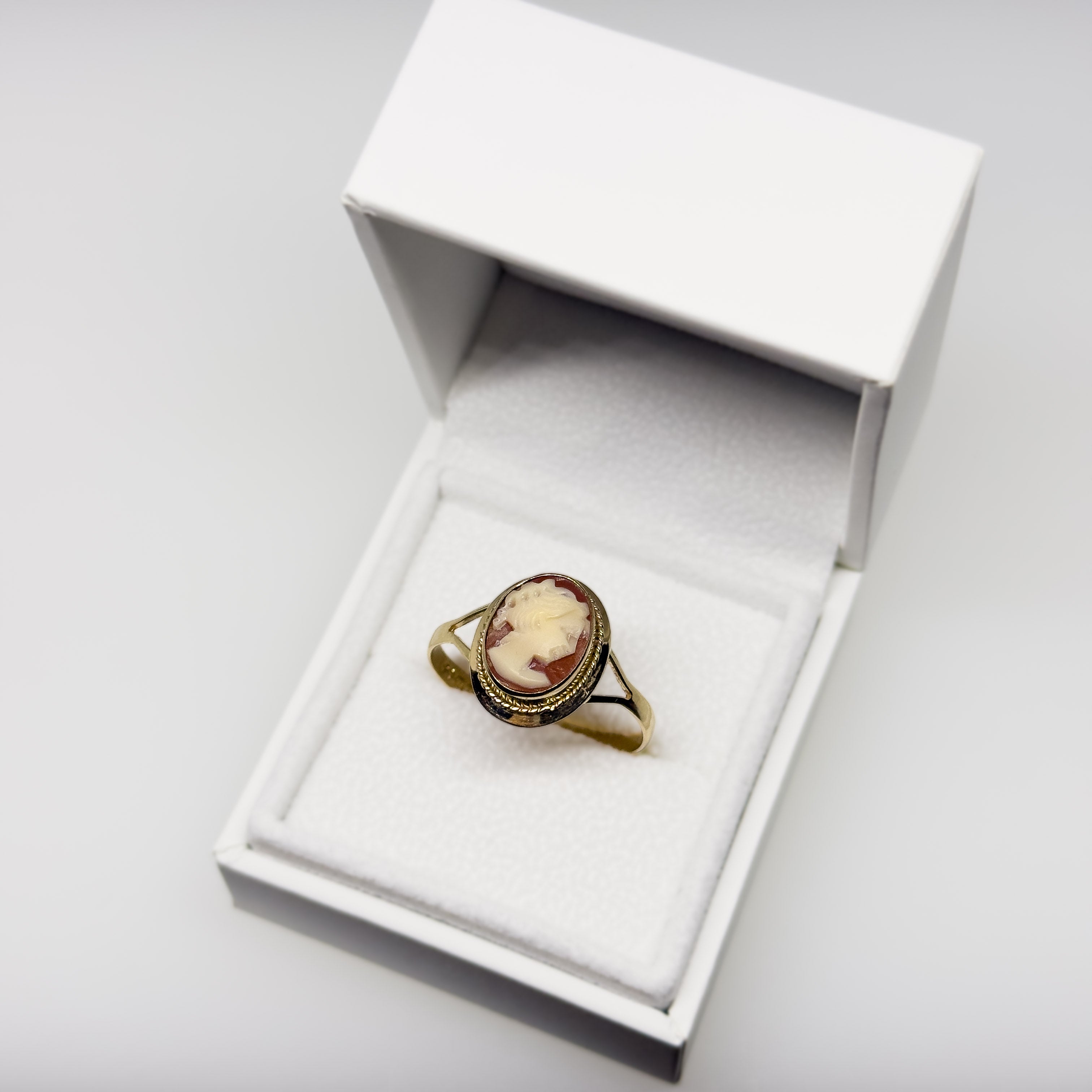 14K Keltakultainen Camee sormus