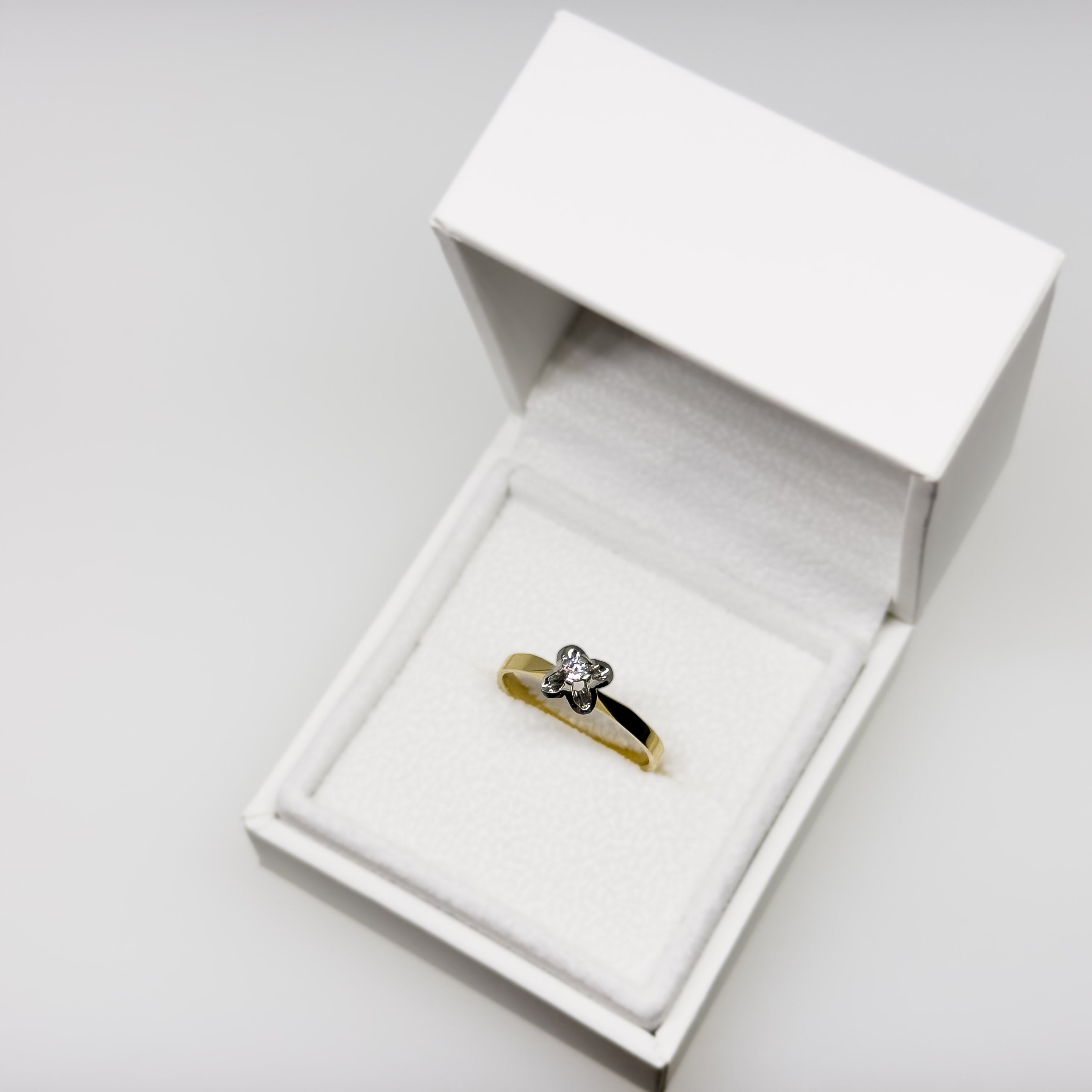 18K Keltakultainen 0.05ct Timanttisormus