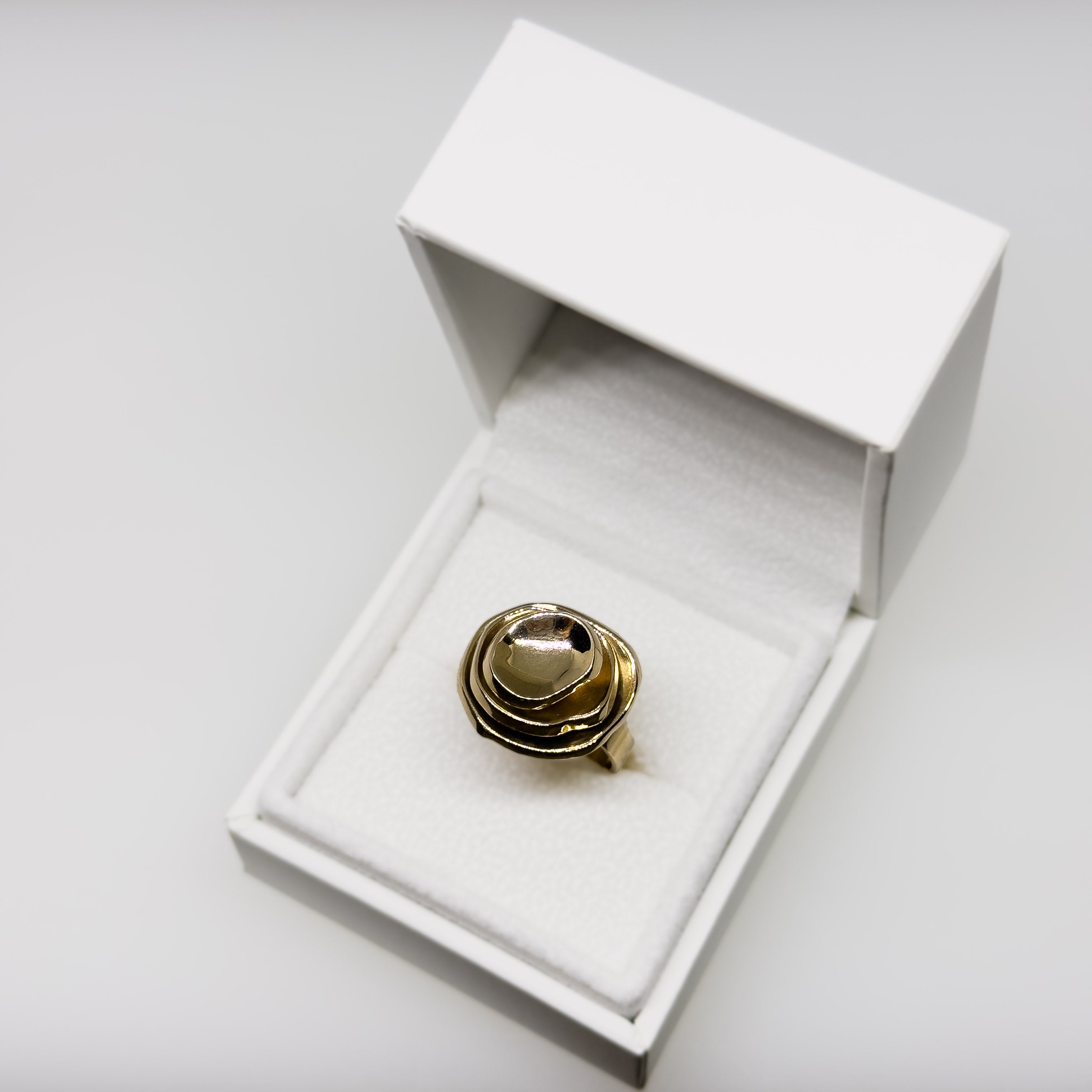 Liisa Vitali 14K Keltakultainen Gardenia sormus