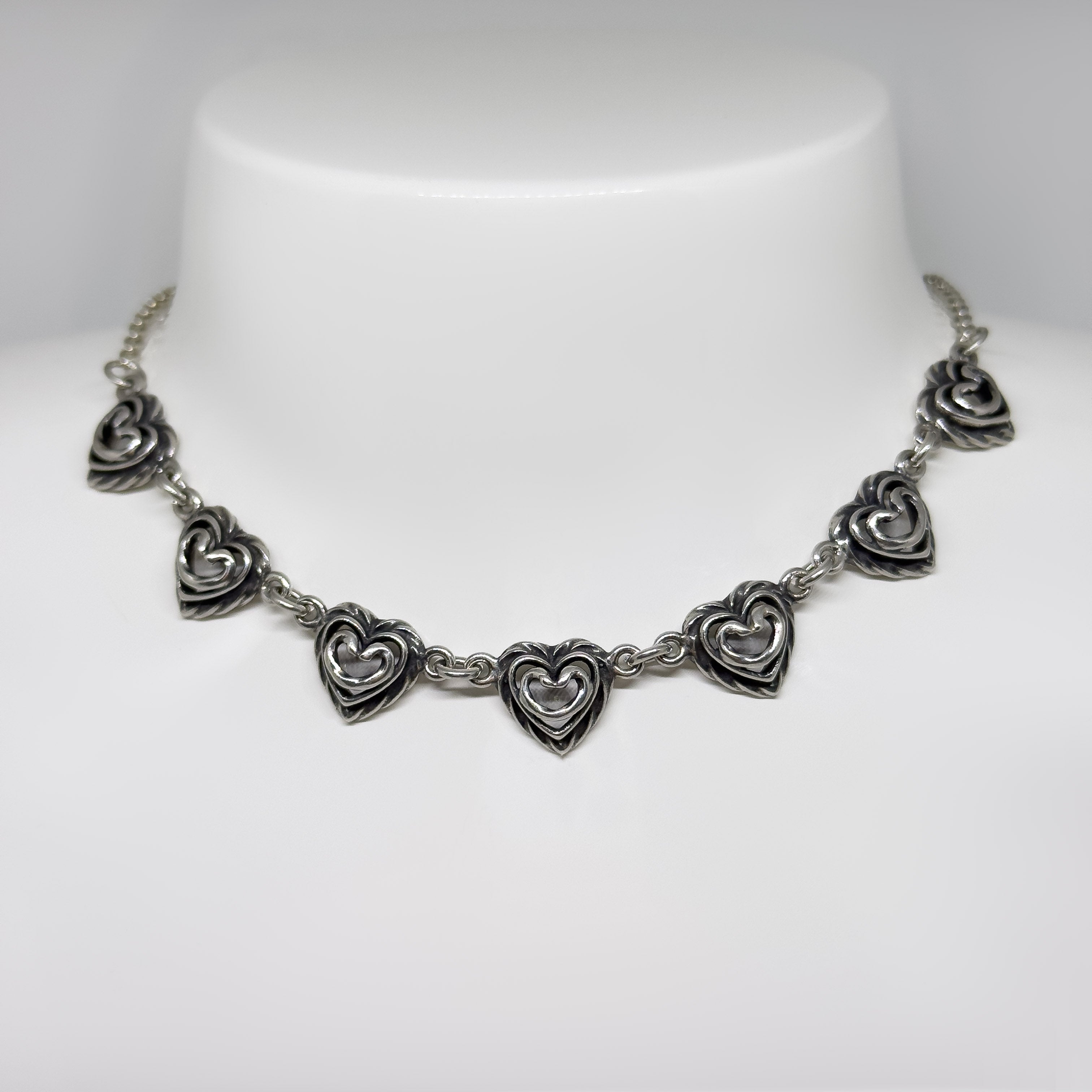 Kalevala Koru hopeinen Talon Sydän kaulakoru