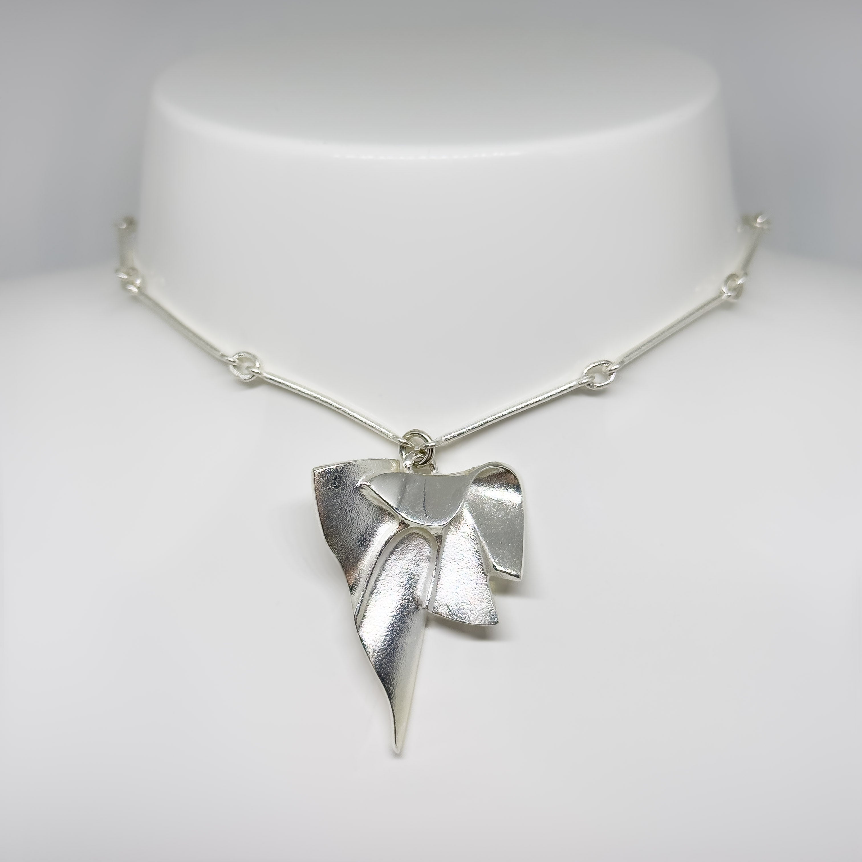 Lapponia hopeinen Skylla kaulakoru