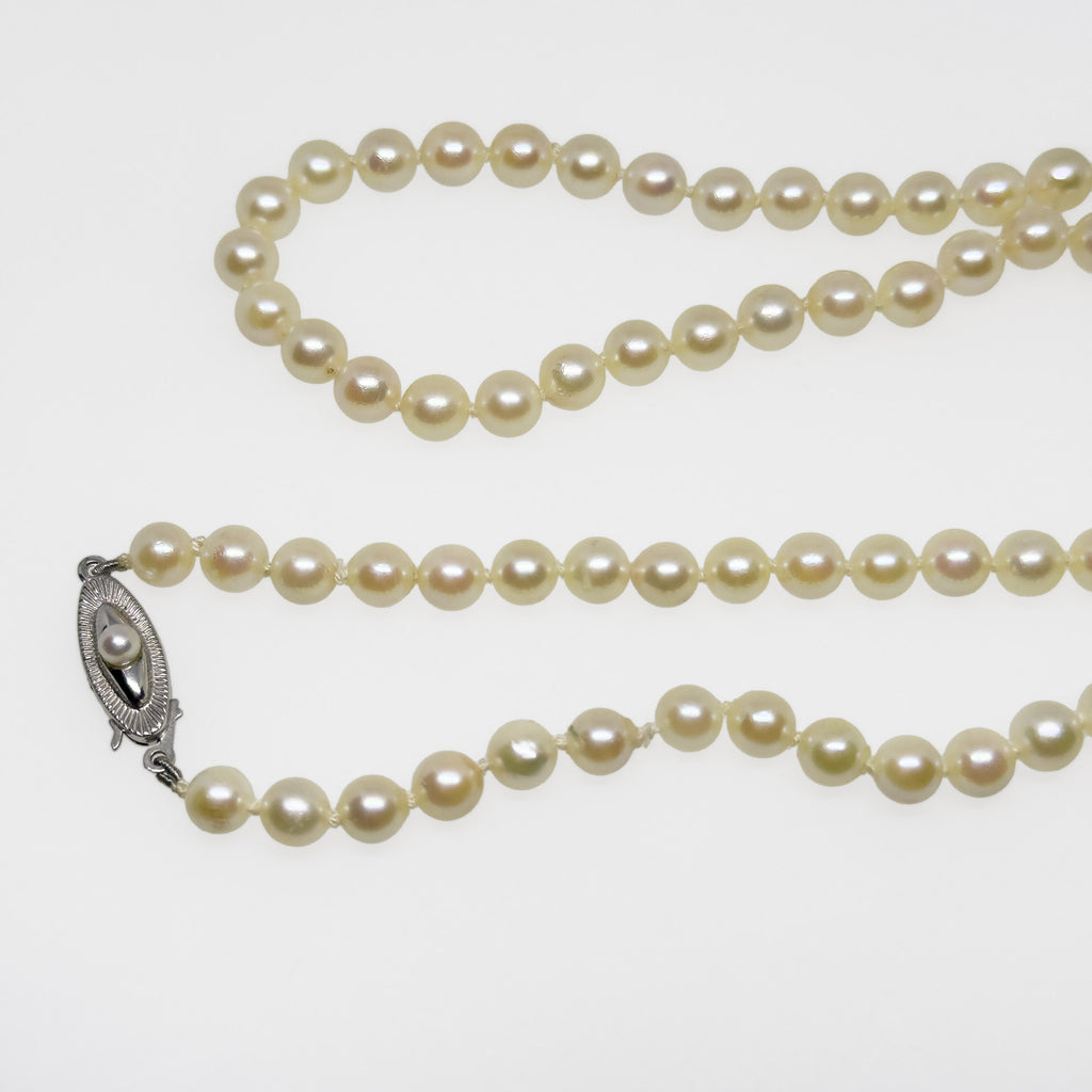 Hopeinen Merihelmi kaulakoru