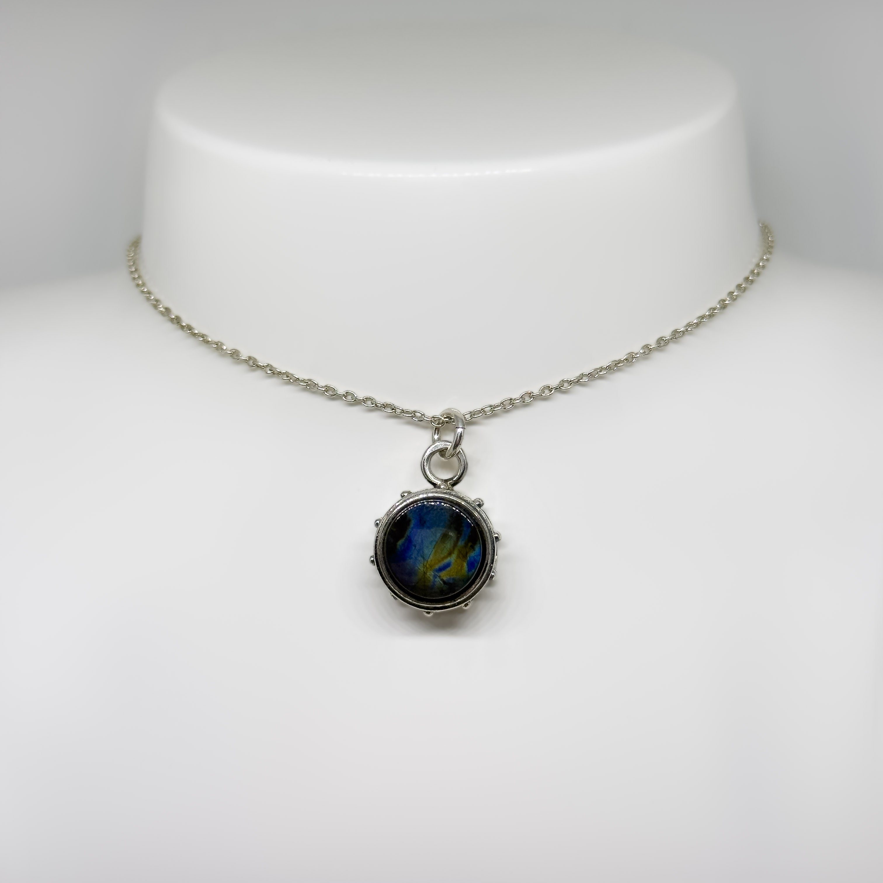 Kalevala Koru hopeinen 1515 Spektroliitti kaulakoru