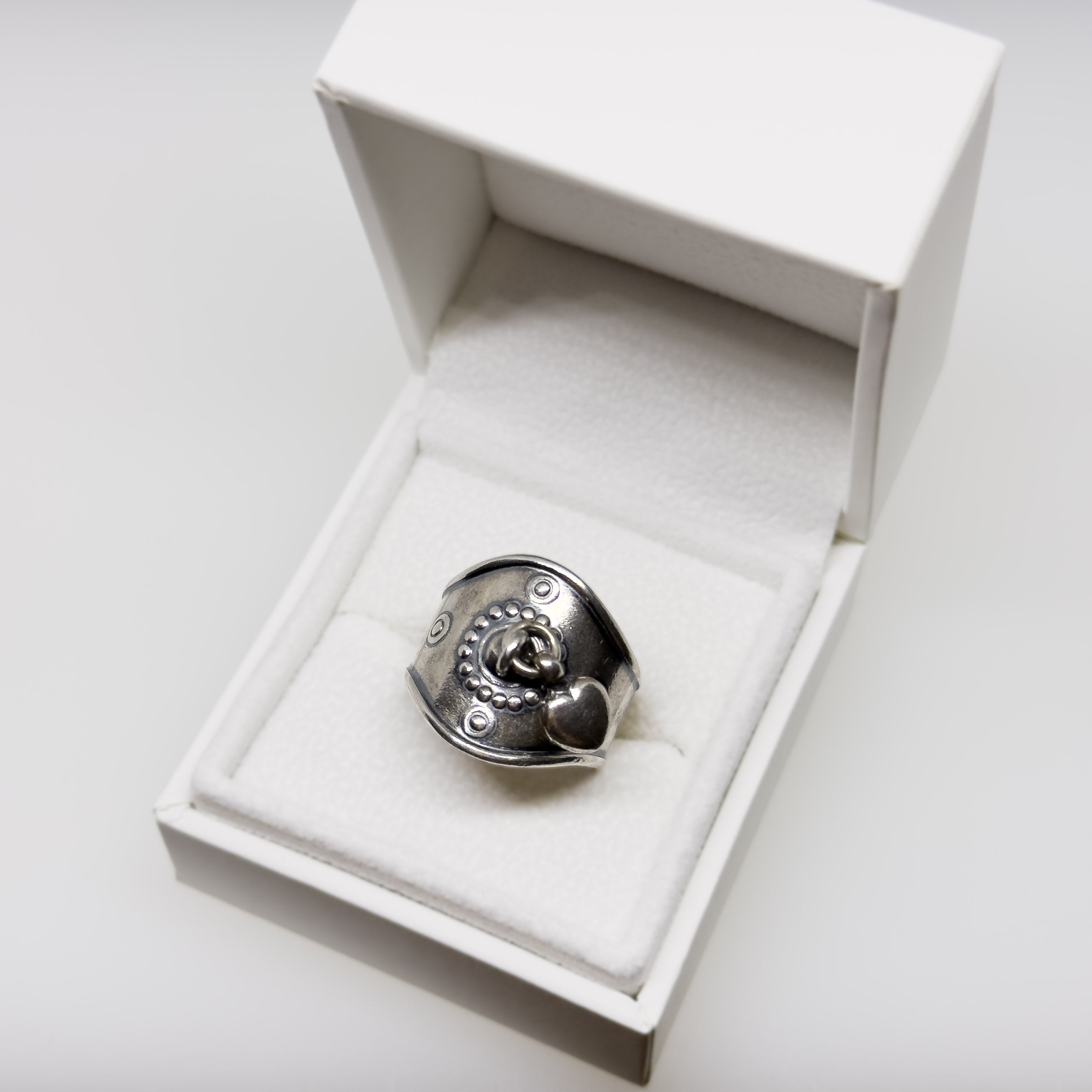 Kalevala Koru hopeinen Sydänsormus