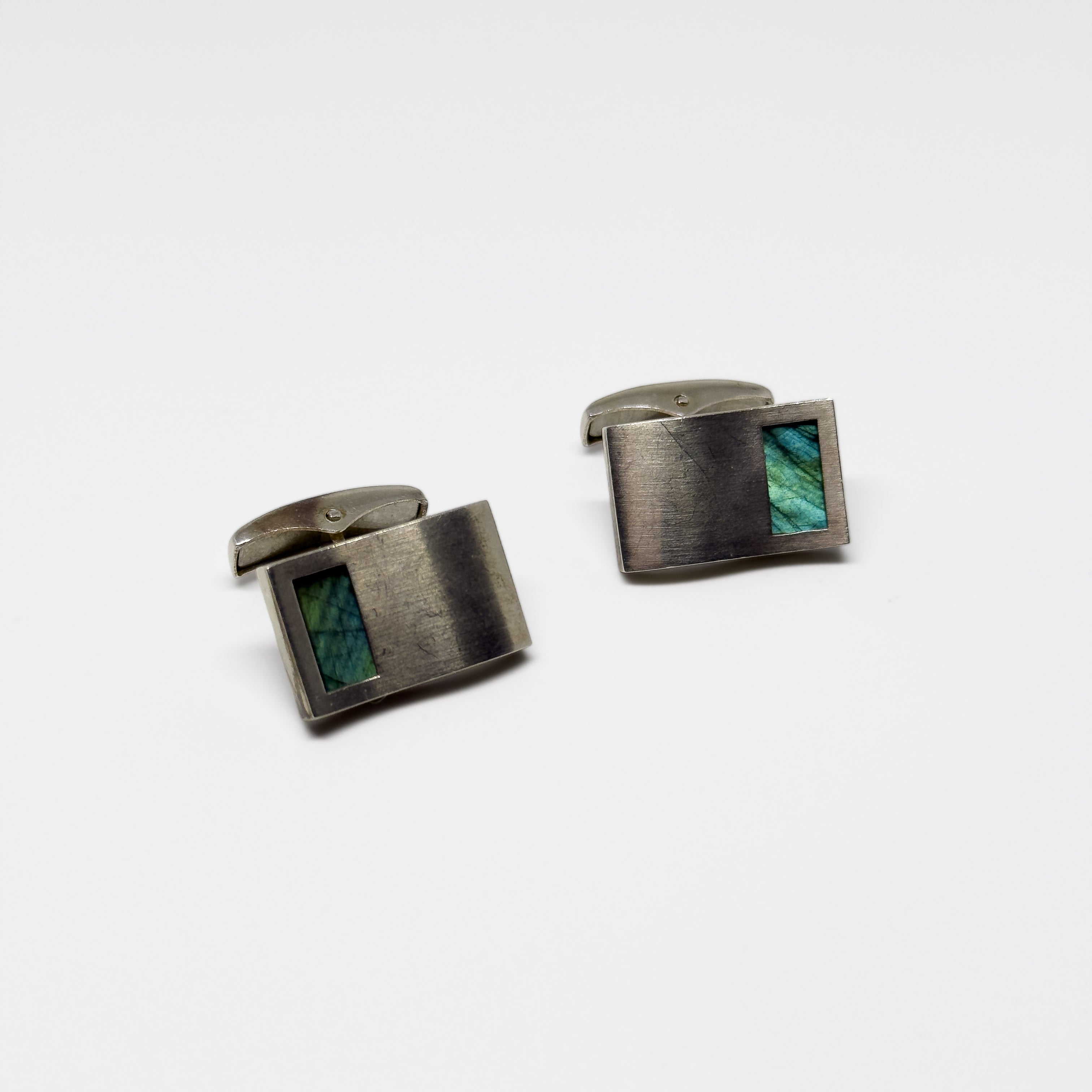 Kaunis Koru silver Spectrolite cufflinks