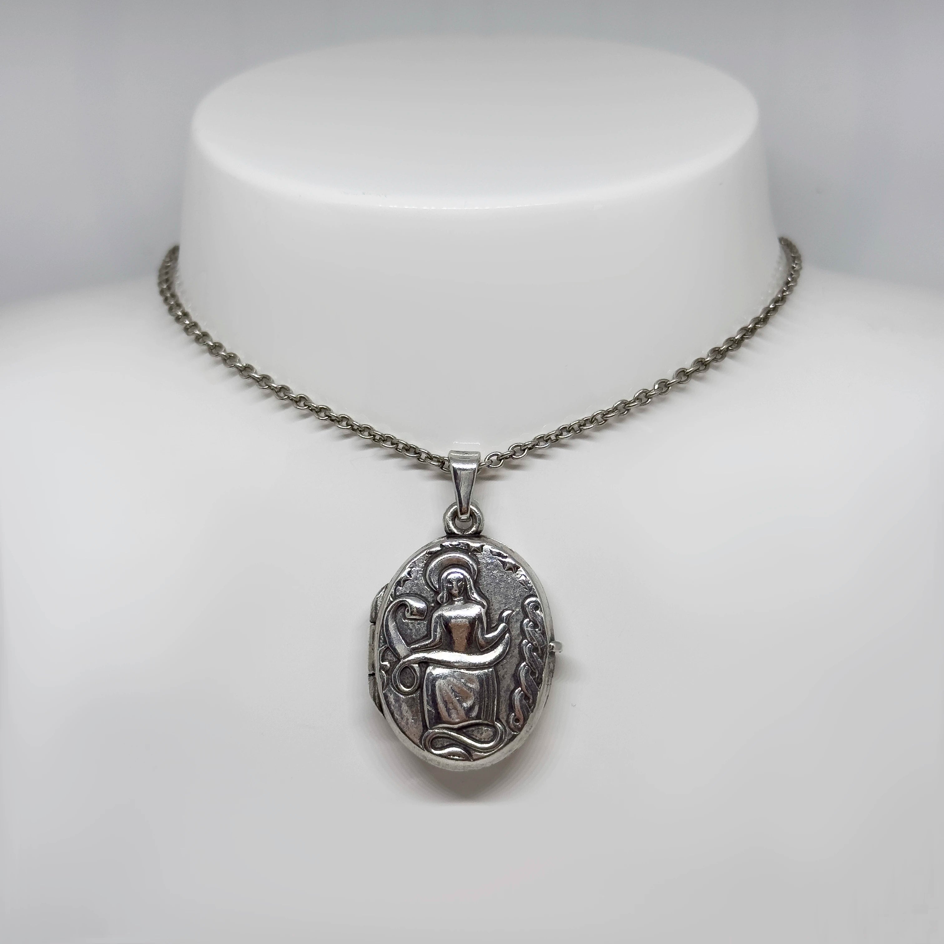Kalevala Koru hopeinen Madonna kaulakoru