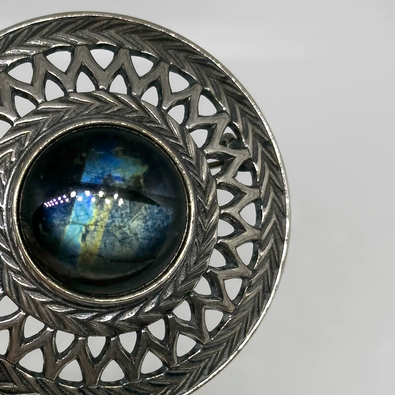 Kalevala Koru hopeinen Uskelan Spektroliitti solki