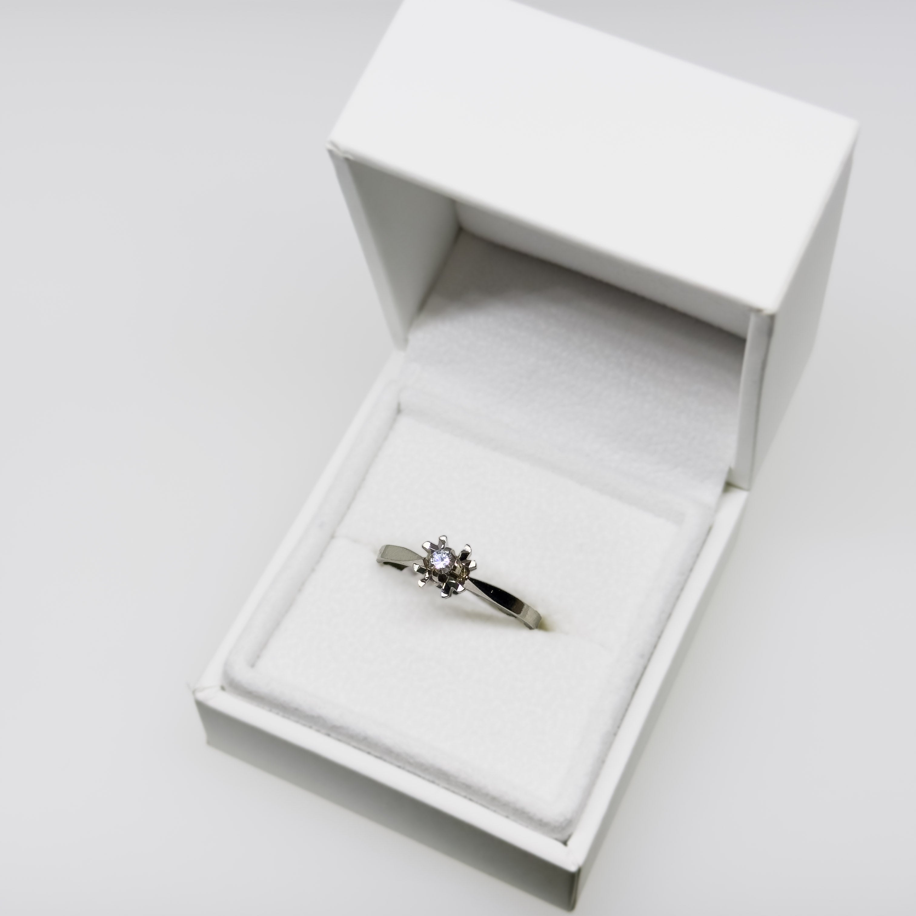 Kultakeskus Oy 18k valkokultainen 0,07ct Timanttisormus