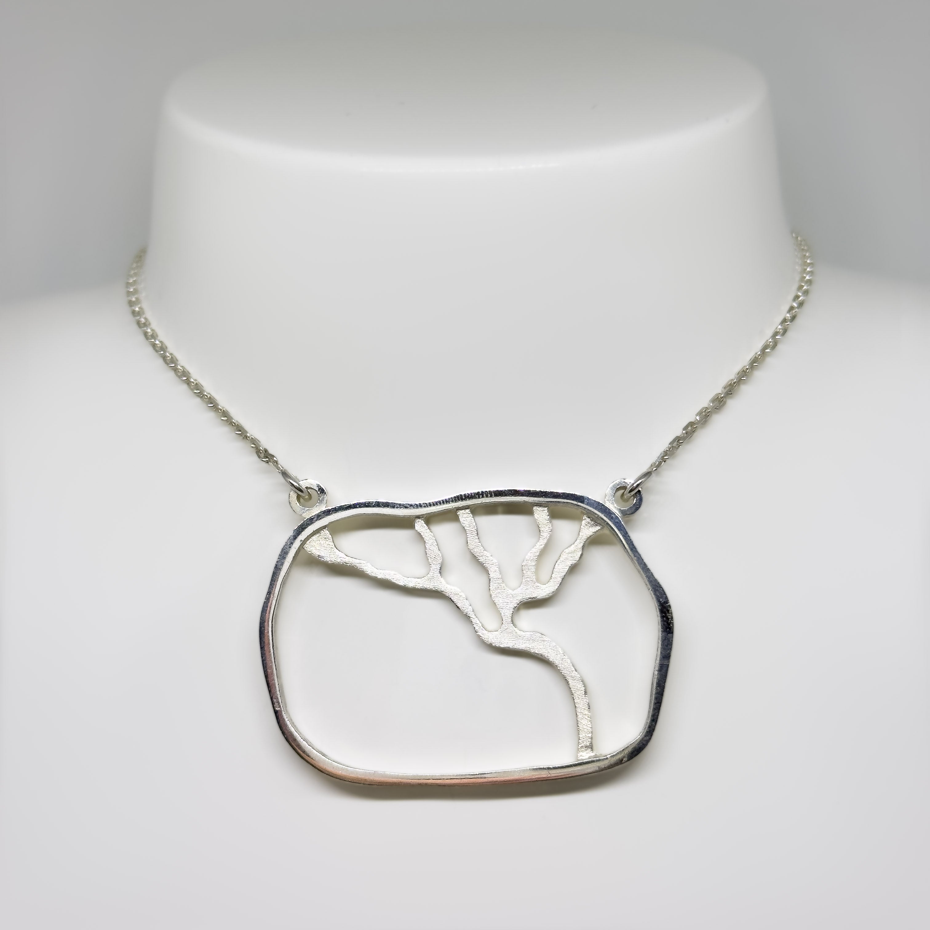 Sinuhe Collection hopeinen Niili kaulakoru